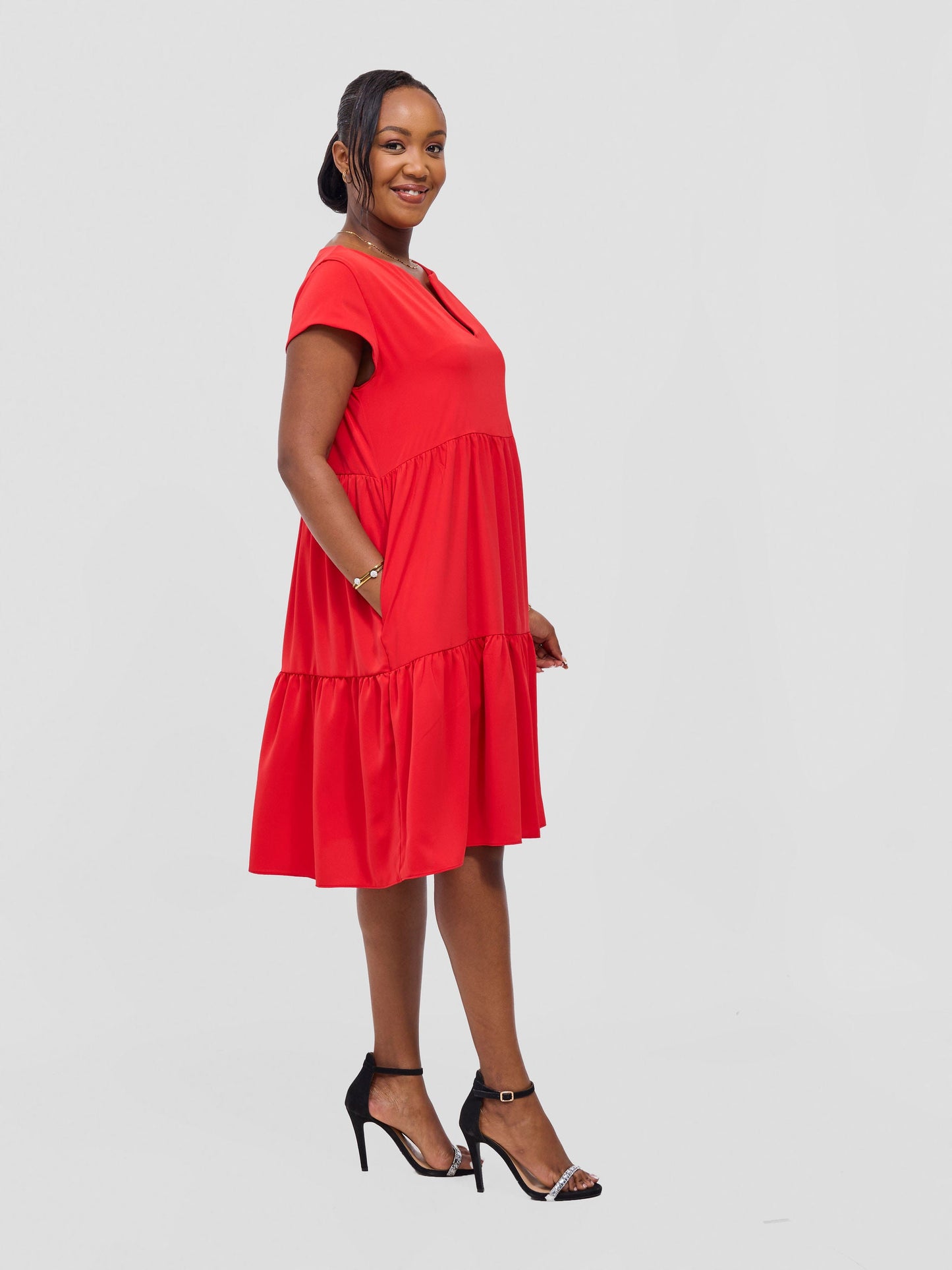Vivo Pelia Round Neck Dress - Red