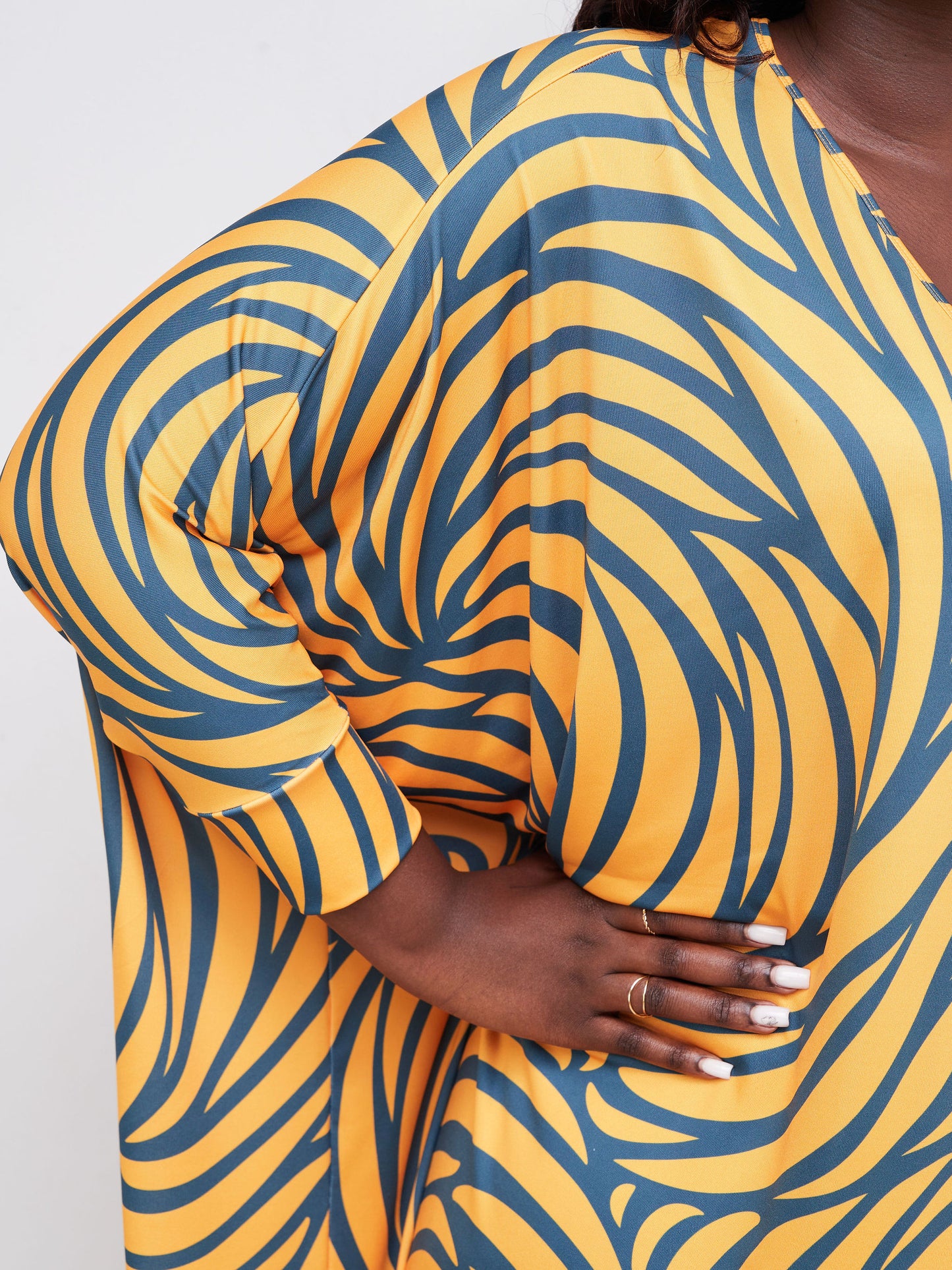 Vivo Lumi Cuffed Dolman Maxi Dress - Mustard / Teal Spiral Abstract Print