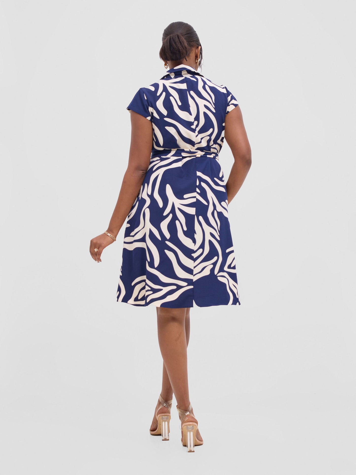Vivo Zuri Cap Sleeve Knee Length Dress - Navy / Cream Umaca Print