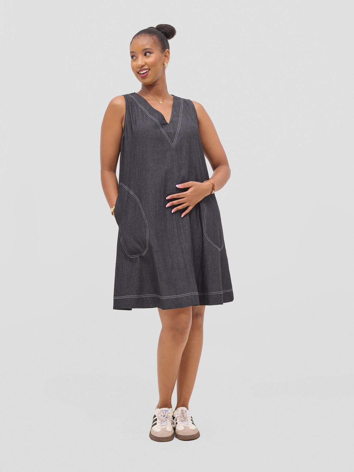 Vivo Seli V-Neck Knee Length Dress - Black