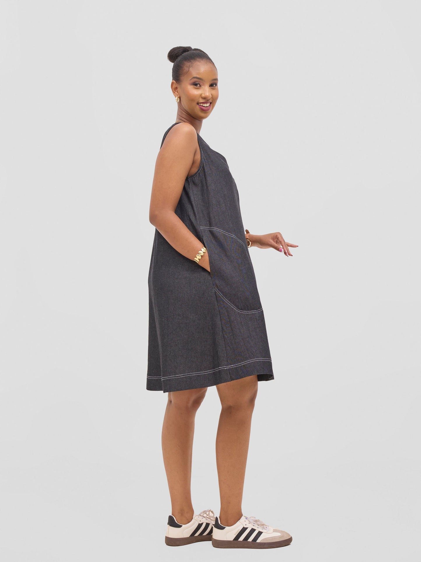 Vivo Seli V-Neck Knee Length Dress - Black