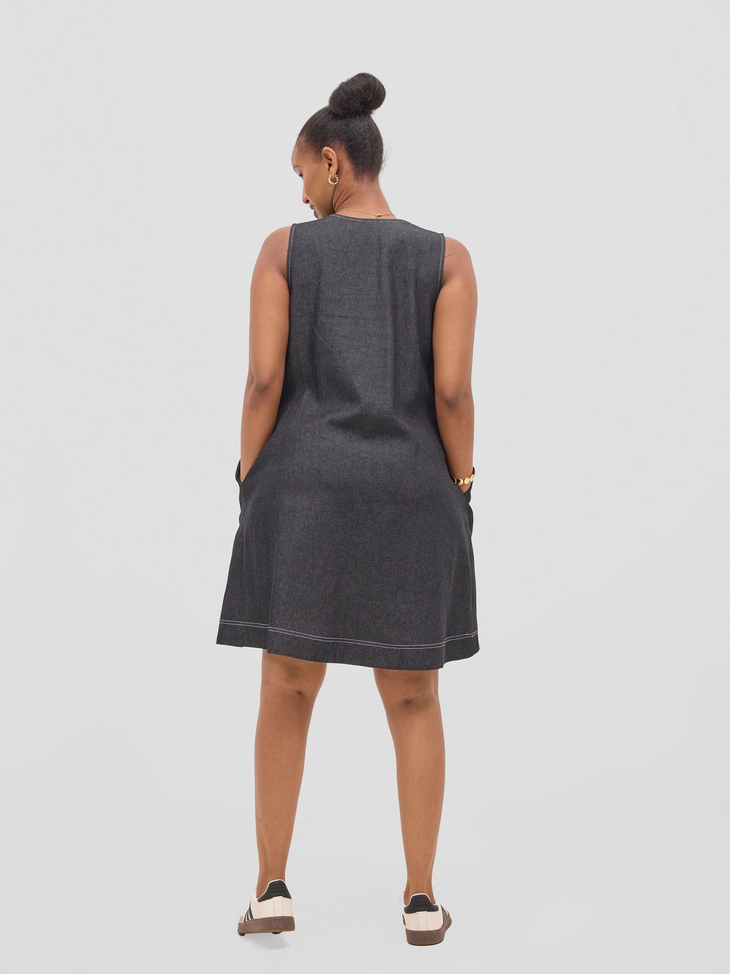 Vivo Seli V-Neck Knee Length Dress - Black