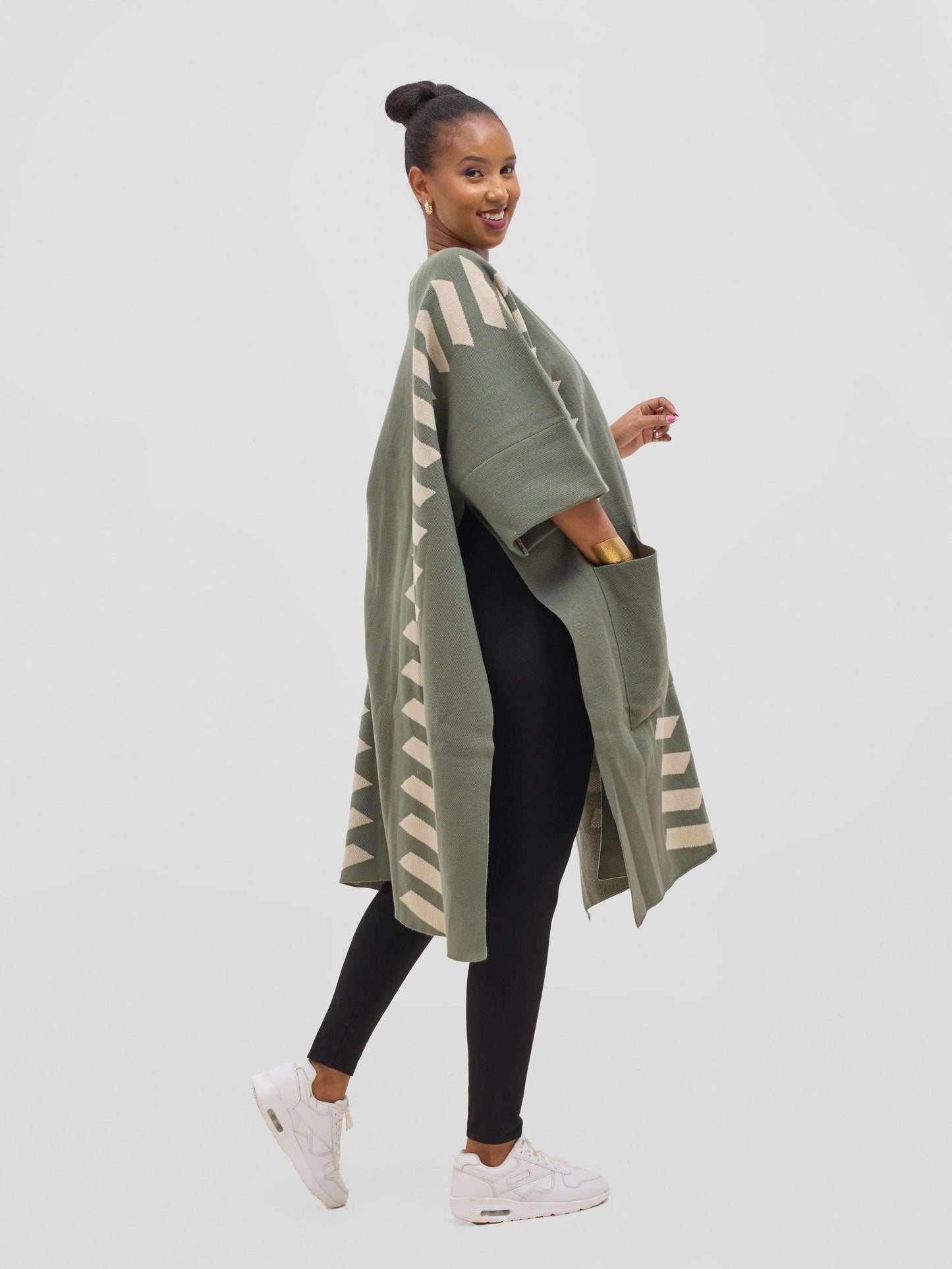 Safari Dila Poncho - Dark Sage / Ivory