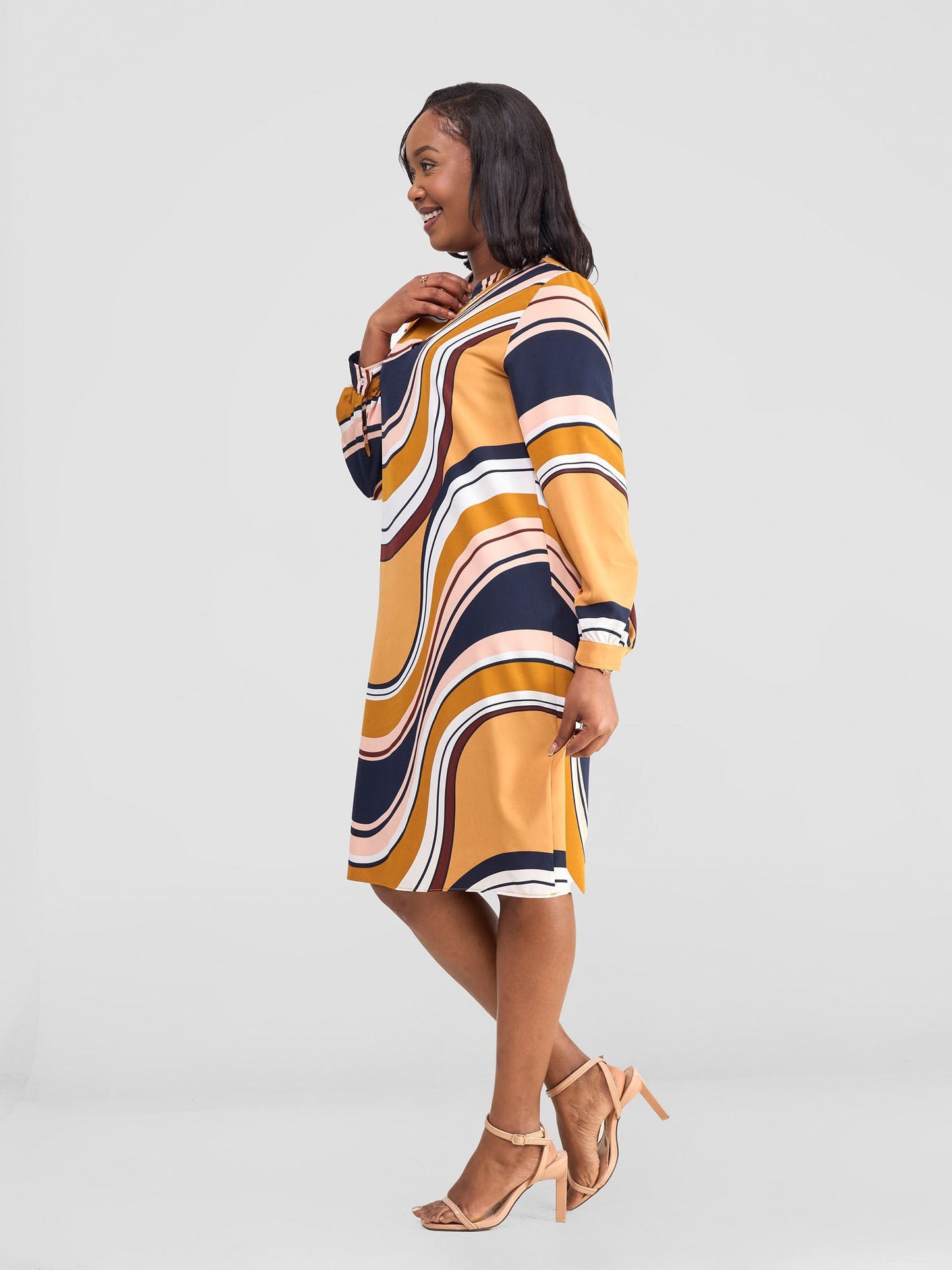 Vivo Zena Long Sleeve Mandarin Collar Shift Dress - White / Rust Spiral Print