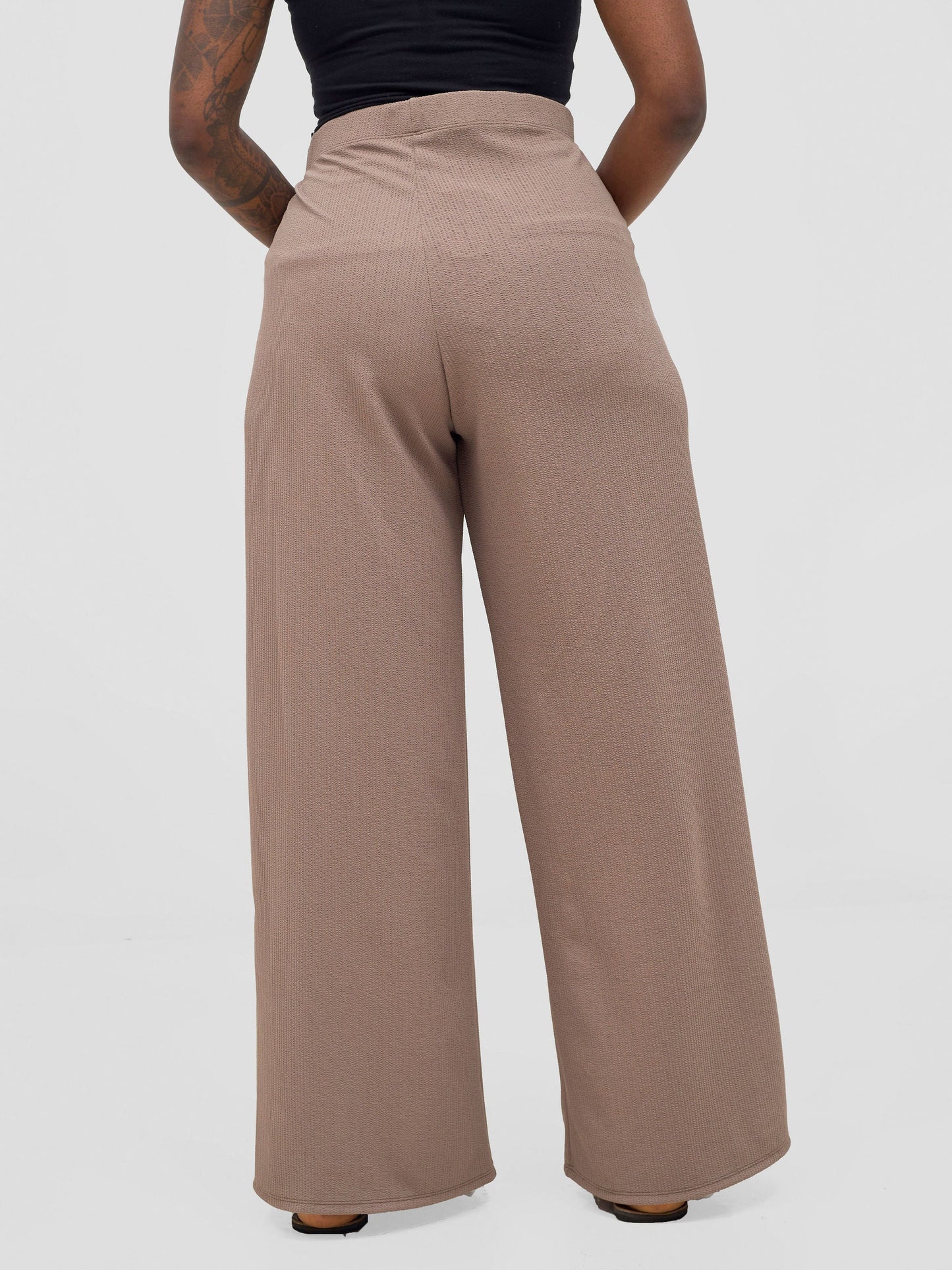 Vivo Chela Wide Leg Pants in Stretch Rib - Dark Taupe