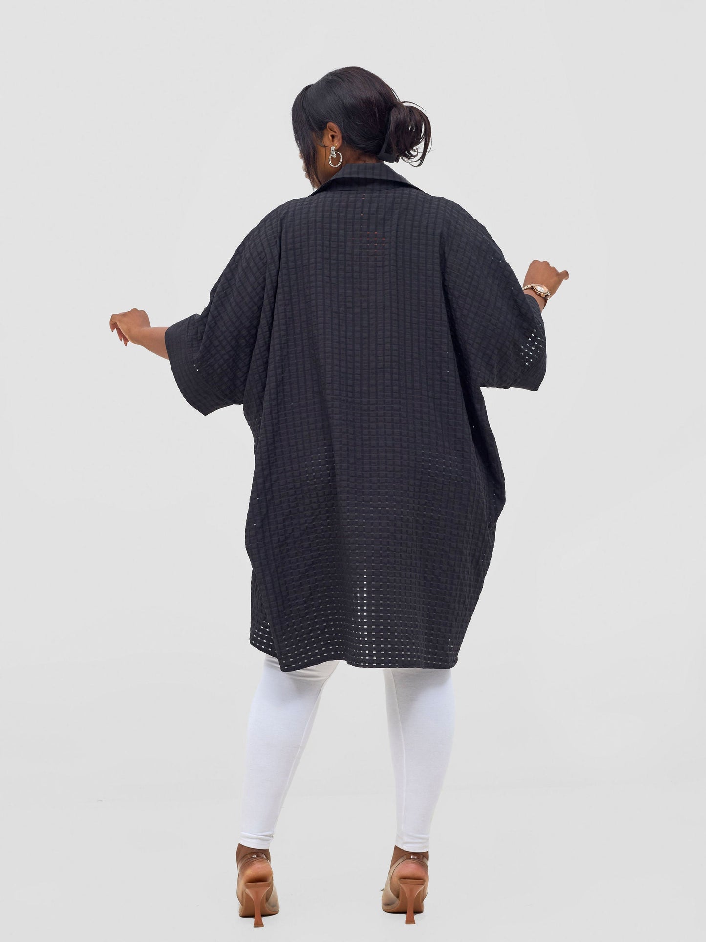 Vivo Mistari 3/4 Sleeve V - Neck Collared Tunic Top - Black Textured