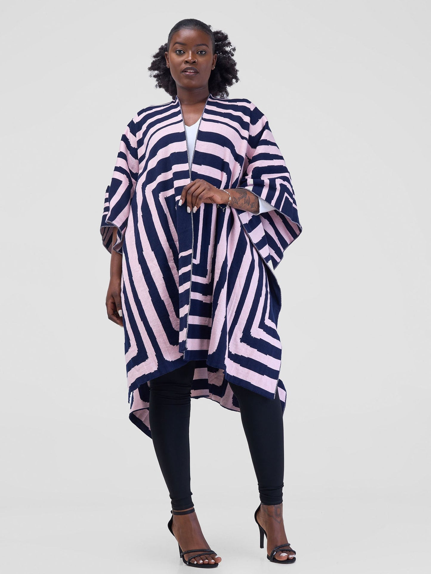 Vivo Reversible Printed Poncho - Blush / Black Bustani Print
