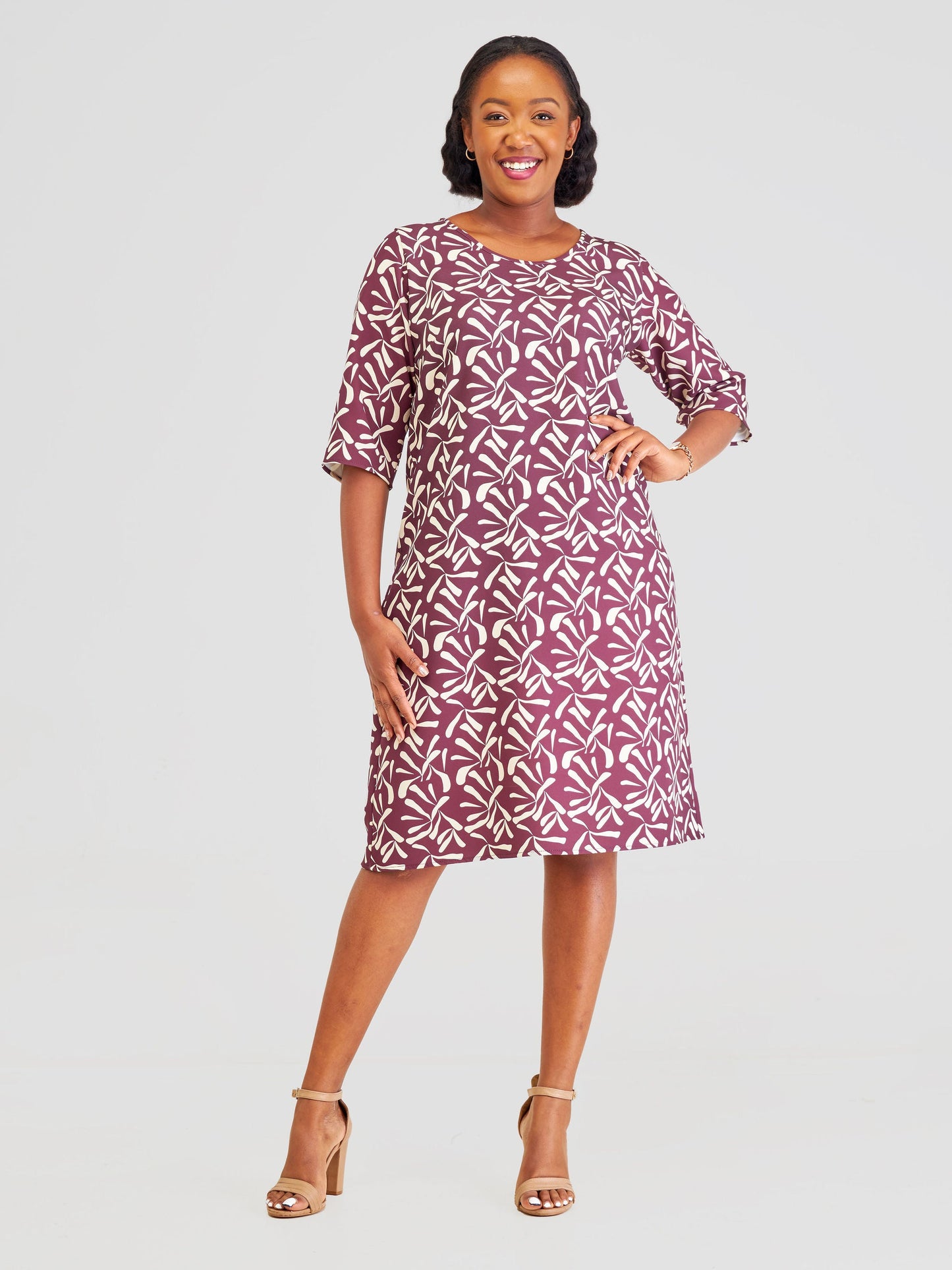 Vivo Pendo 3/4 Sleeve Shift Dress - Burgundy / Taupe Tuli Print