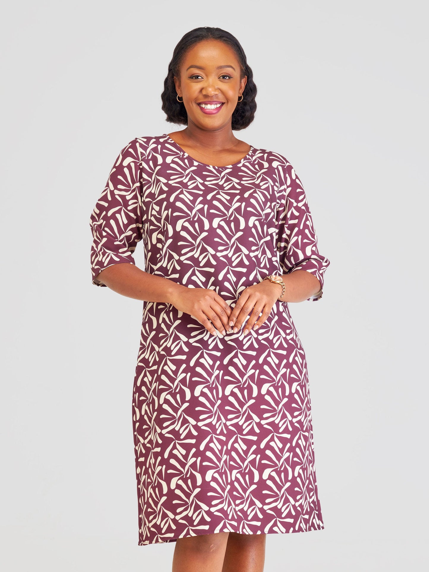 Vivo Pendo 3/4 Sleeve Shift Dress - Burgundy / Taupe Tuli Print