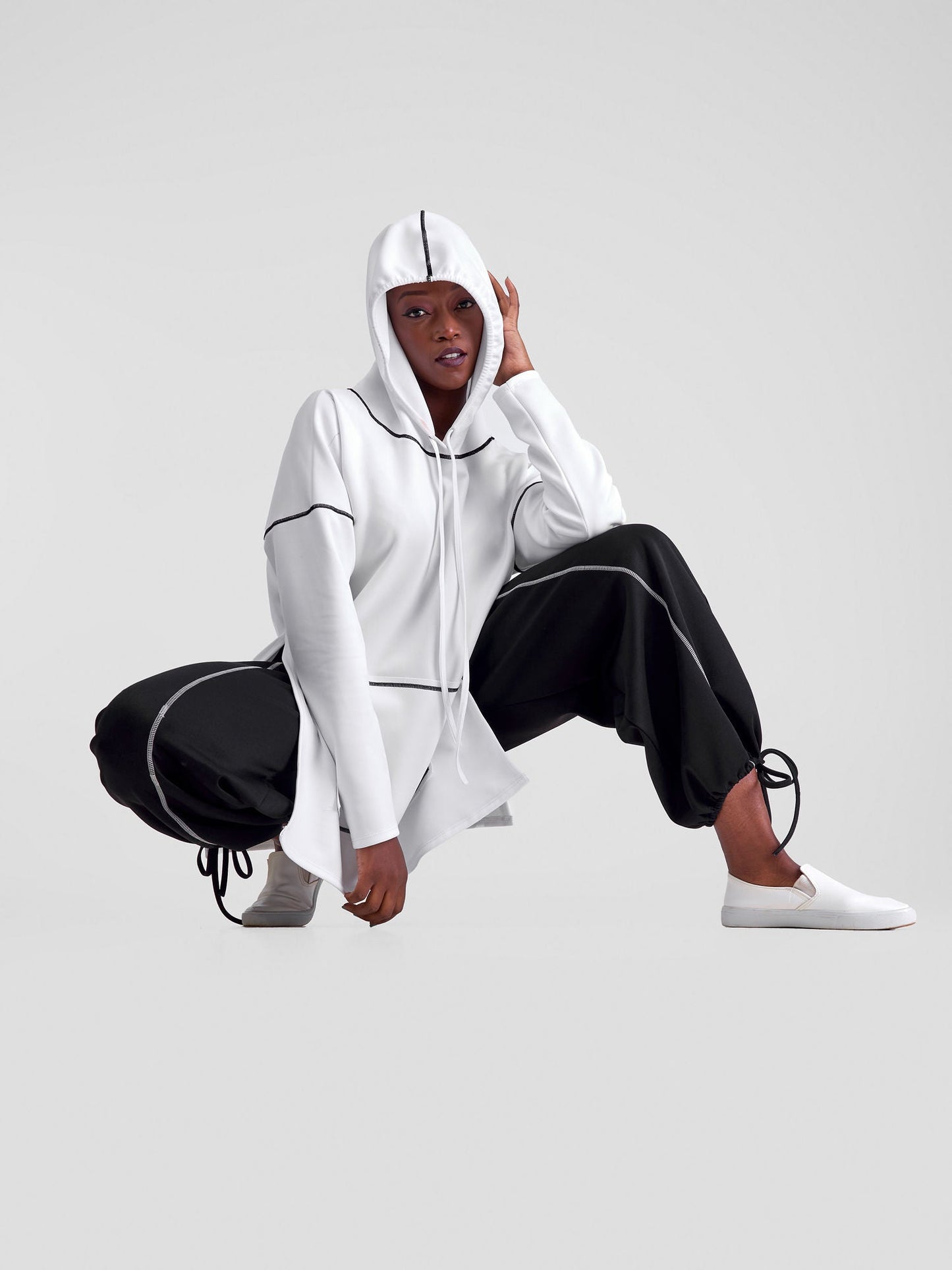 Zoya Taani Side Slit Hoodie - White