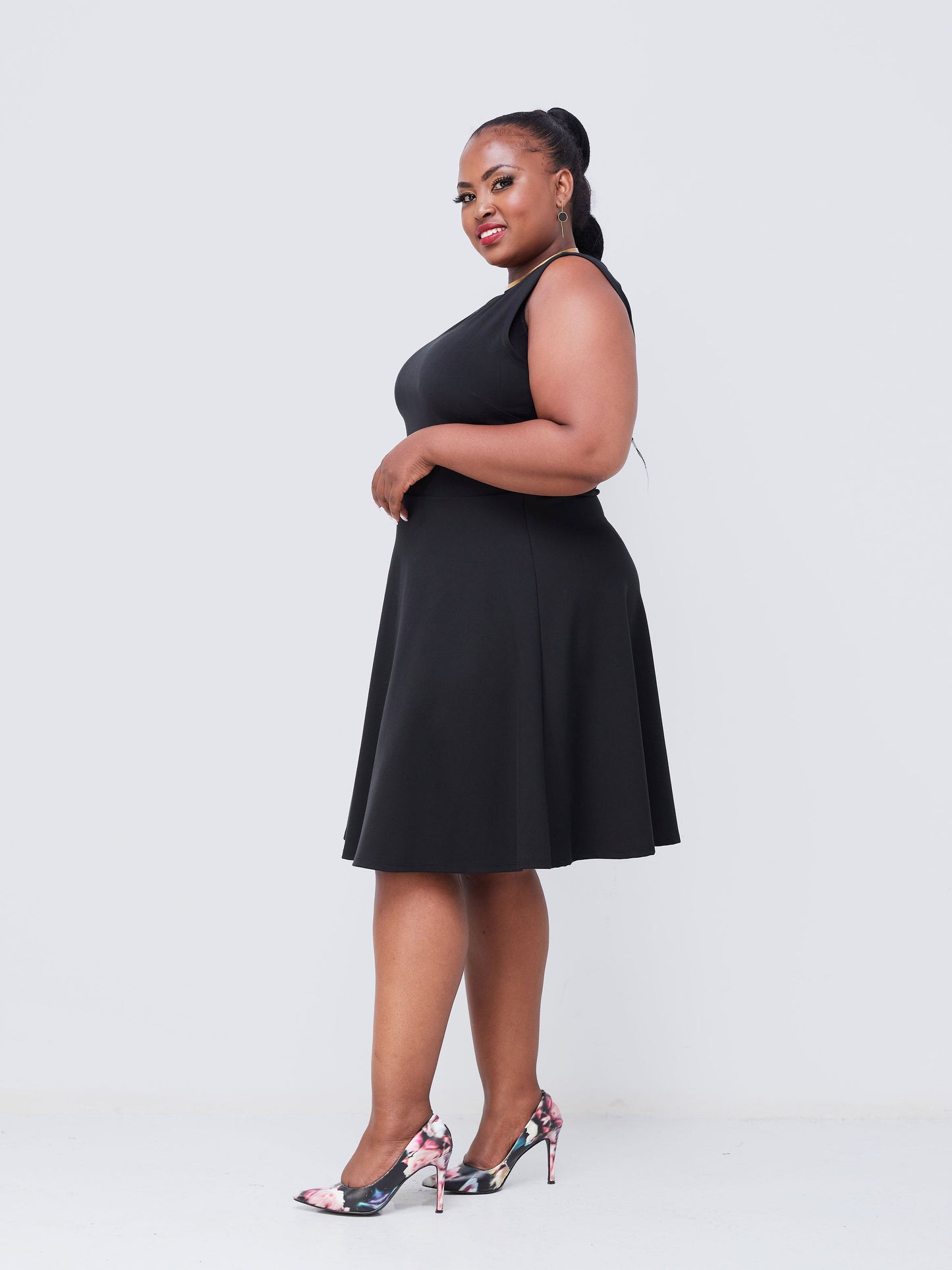 Vivo Upe Boatneck Skater Dress - Black