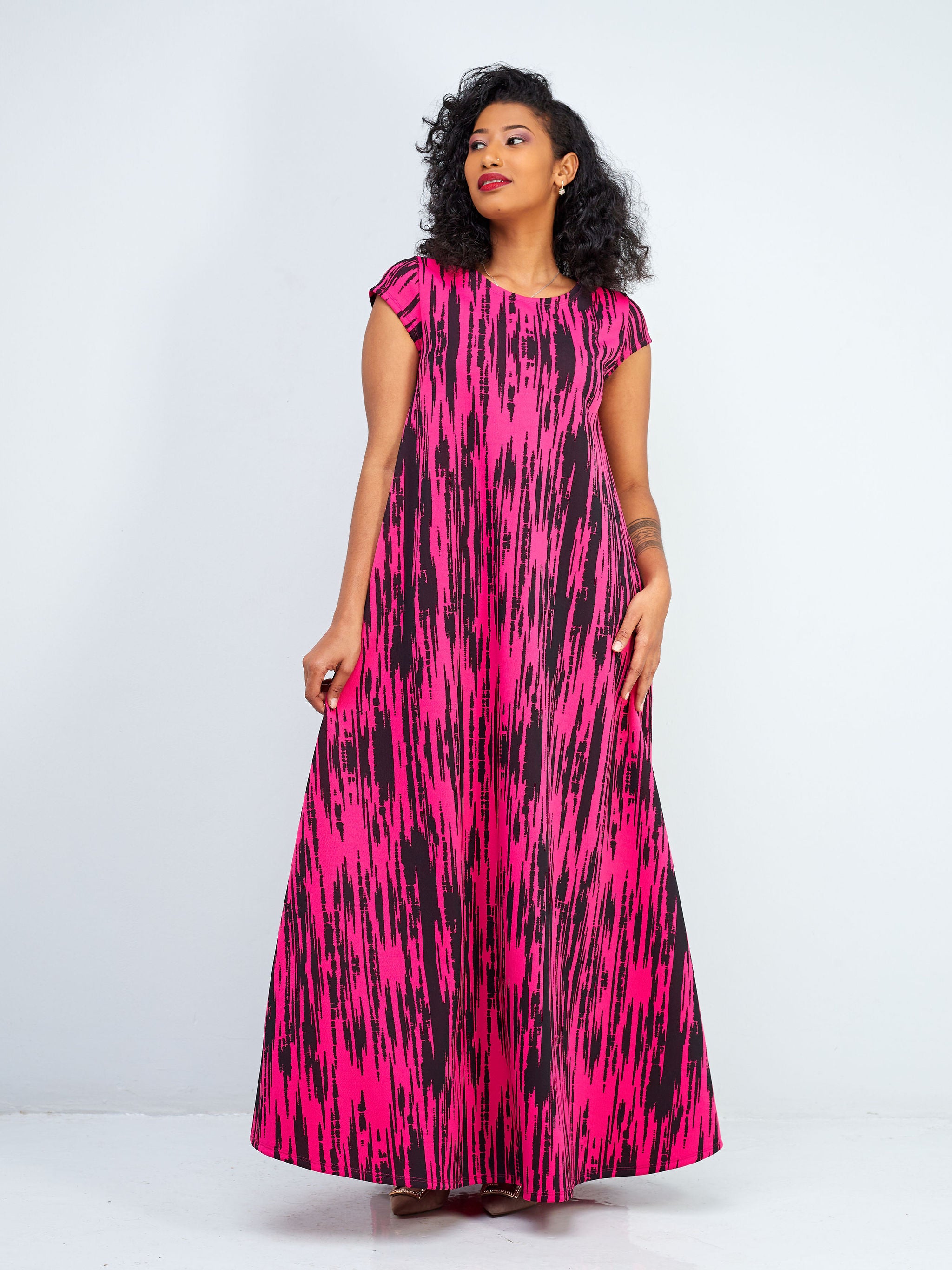 Vivo Hema Cap Sleeve Maxi Dress - Pink / Black Abstract Print