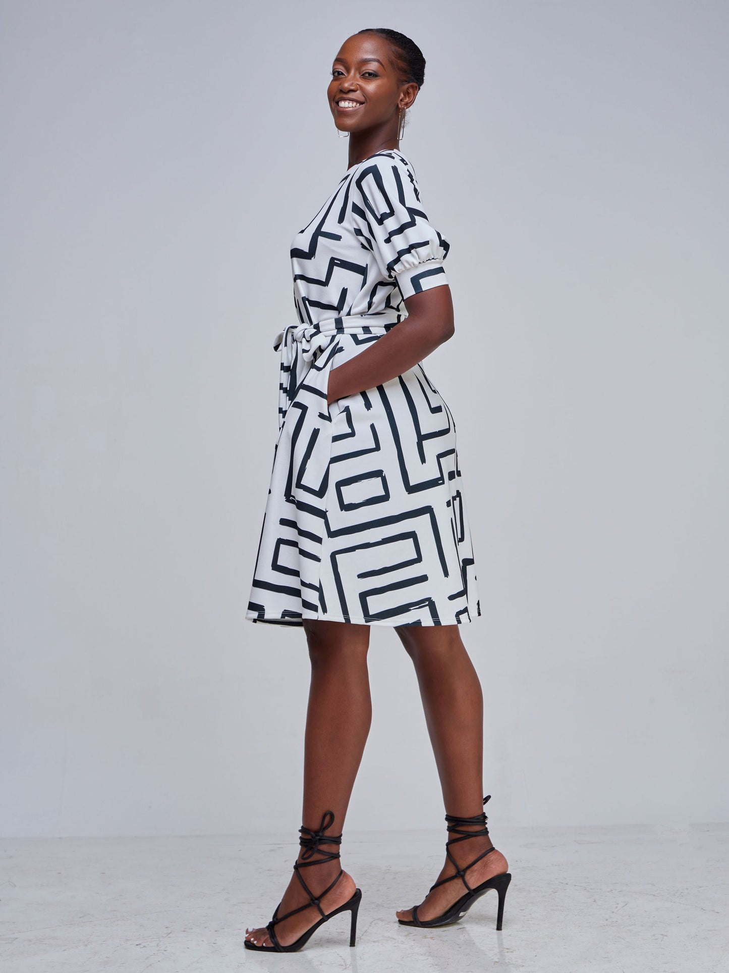 Vivo Imara Puff Sleeve Tent Dress - White / Black Abstract Print