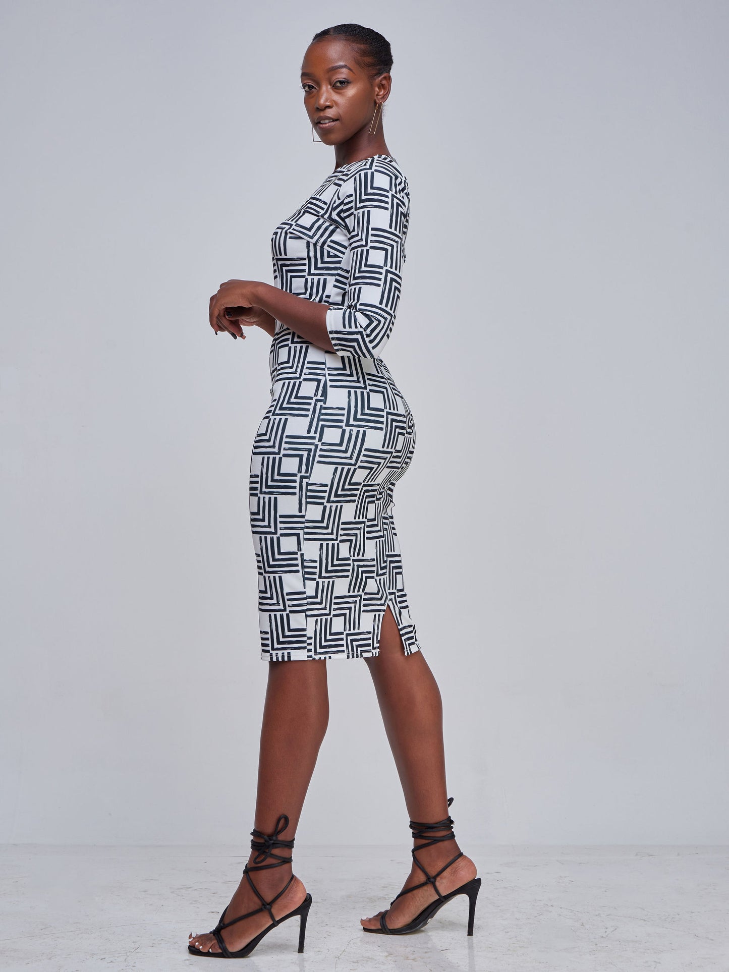 Vivo Imara 3/4 Sleeve Sheath Dress - Black / White Abstract Print