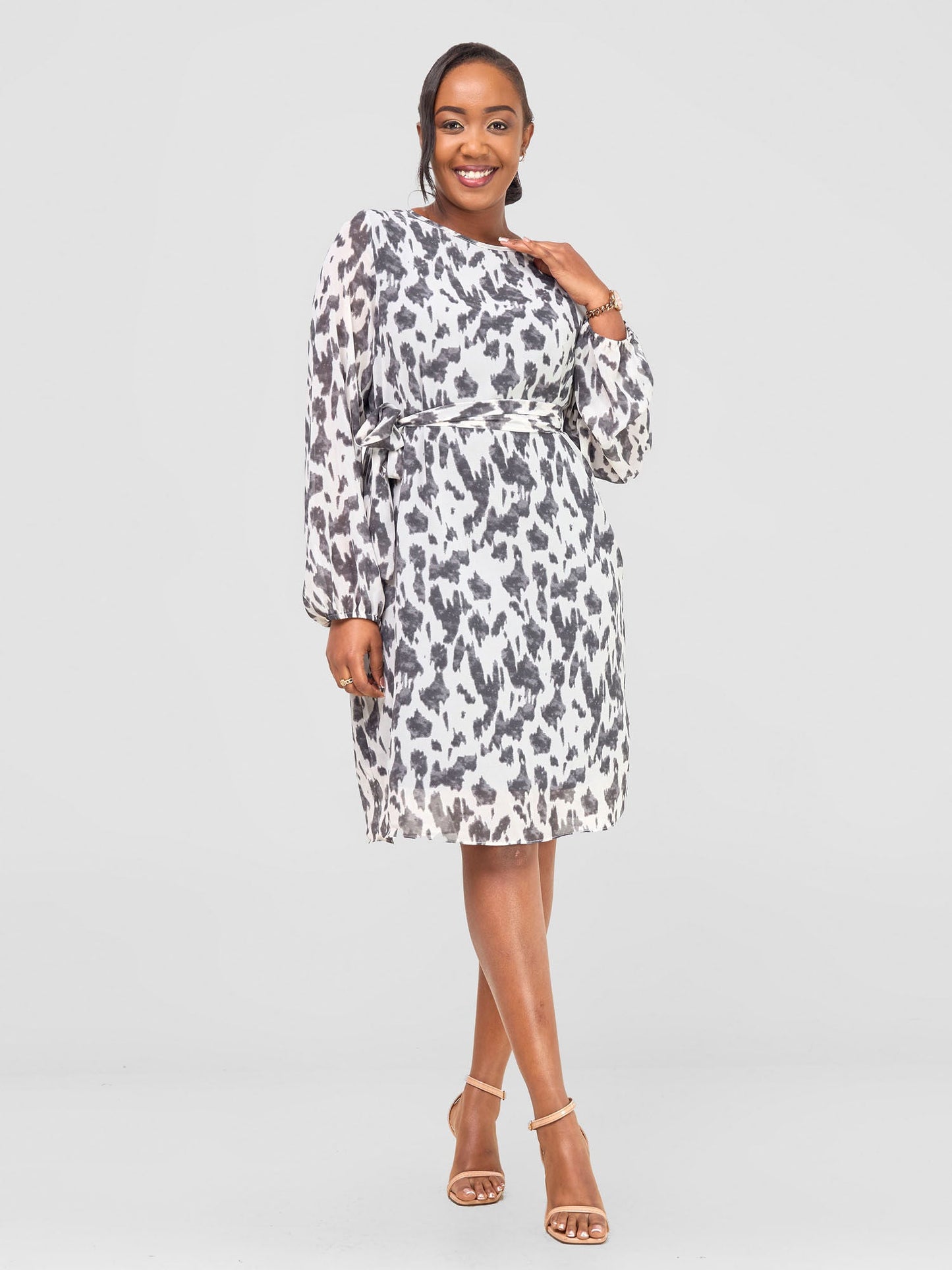 Vivo Zawadi Shift Dress - White / Grey Print