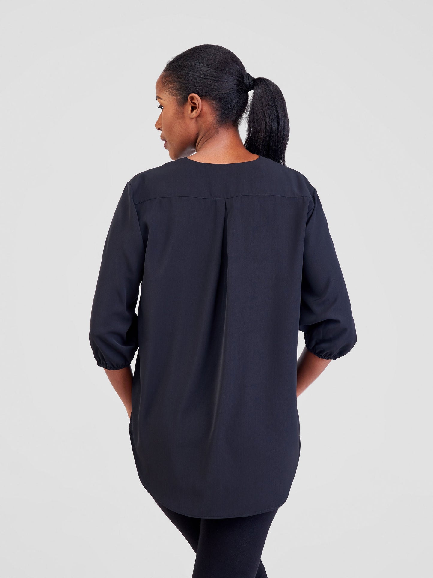 Vivo Dua 3/4 Sleeved V Neck Shirt in Crepe - Black