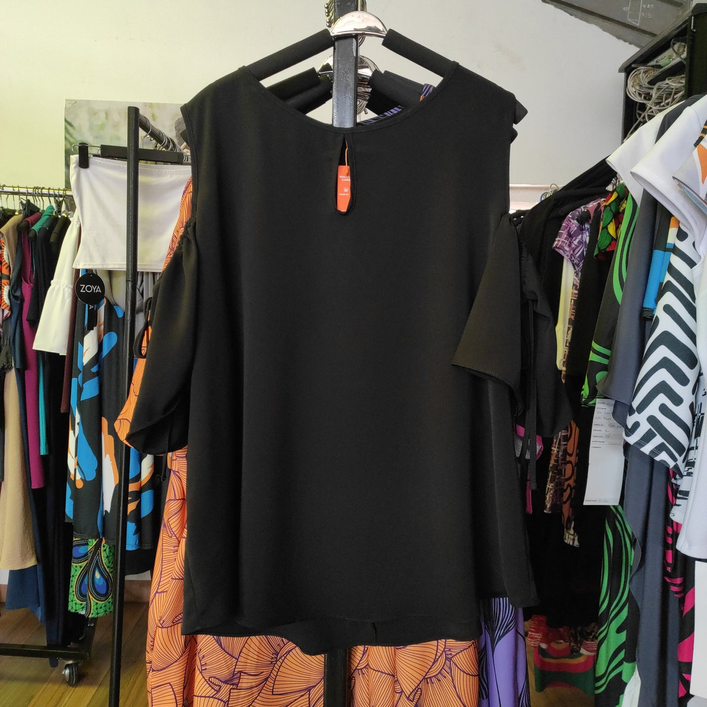 Vivo Dali Cold Shoulder Tie Top - Black