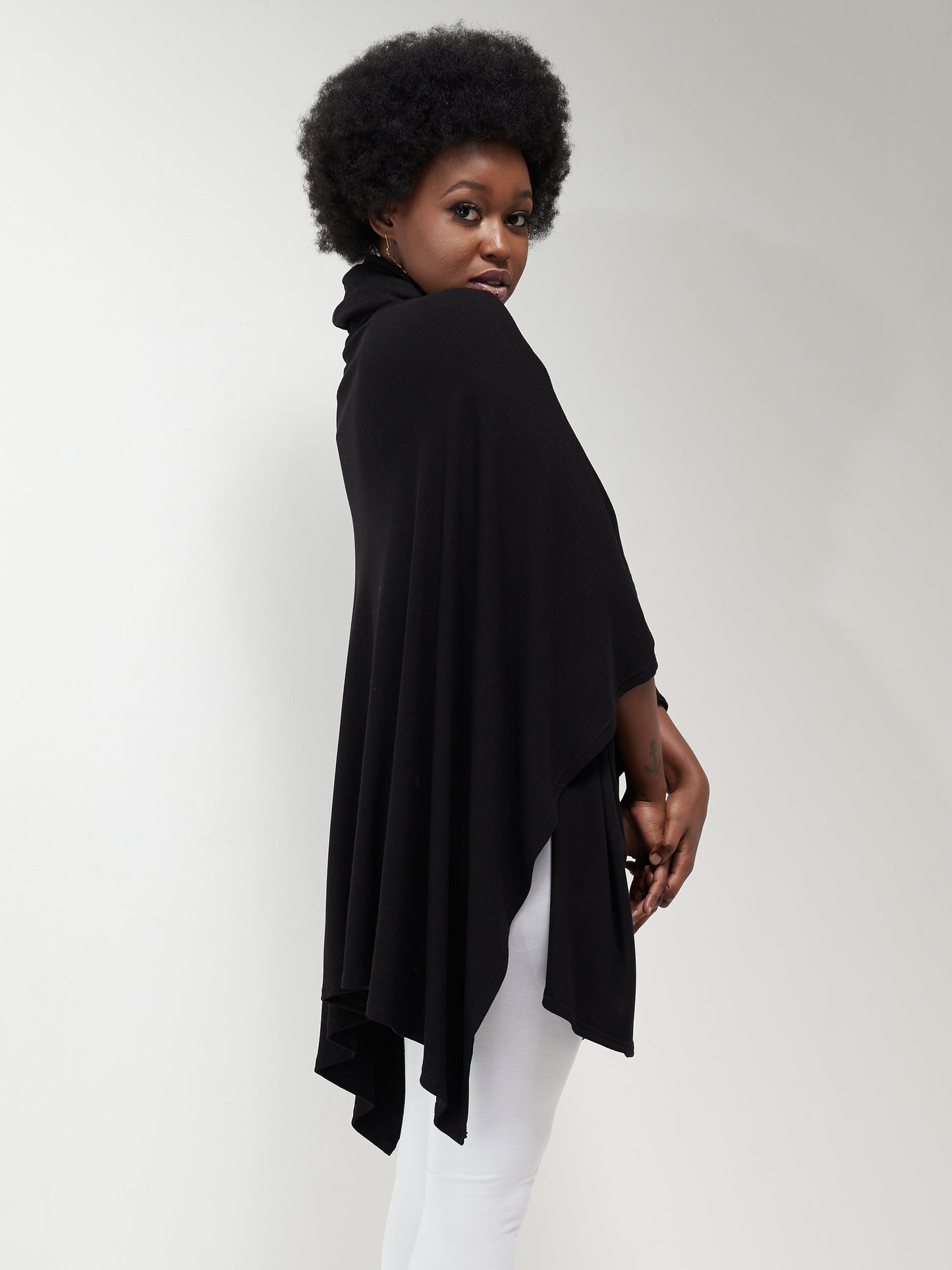 Vivo Basic Ribbed Poncho - Black