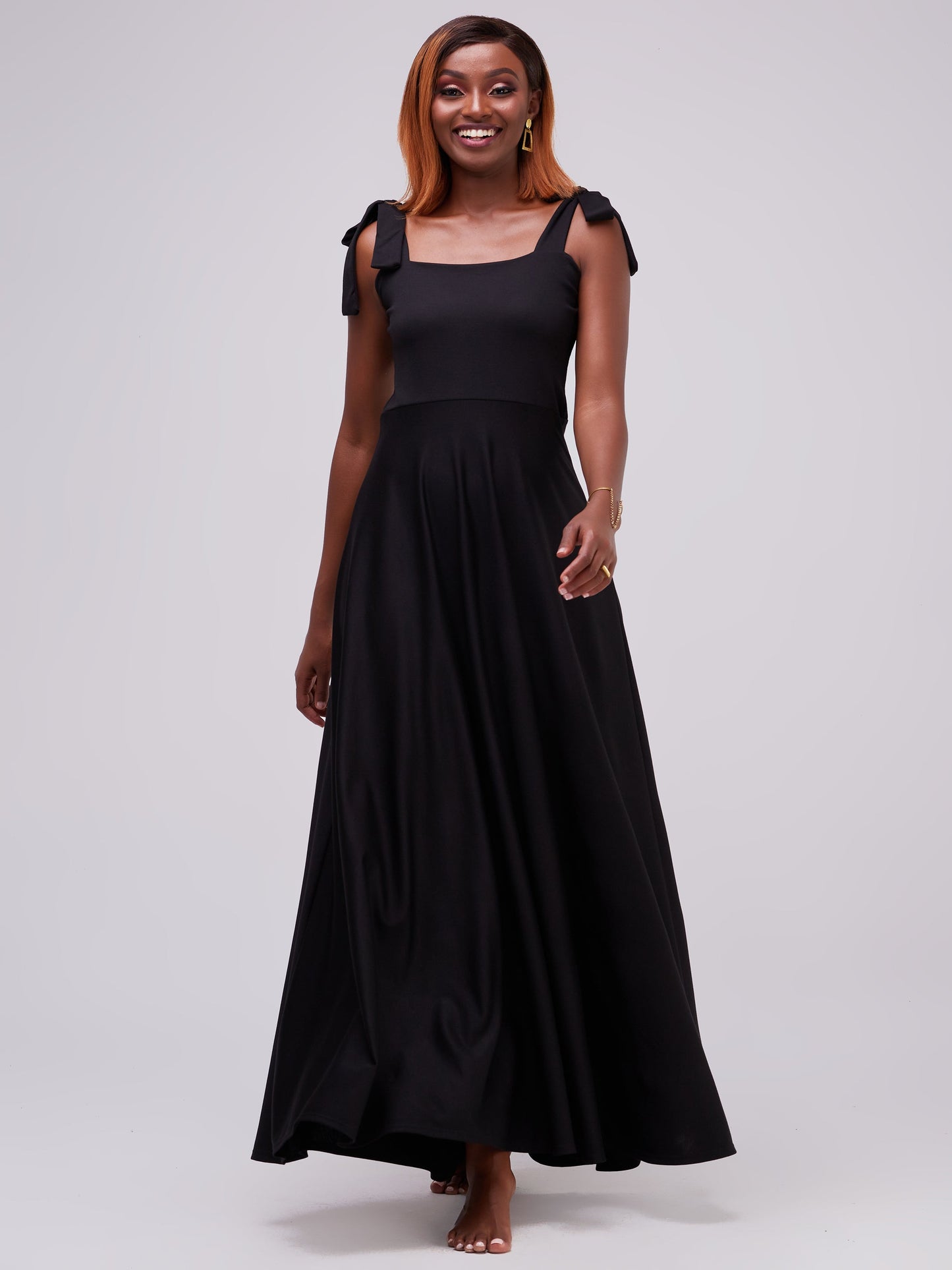 Vivo Zari Strappy Circular Maxi Dress - Black