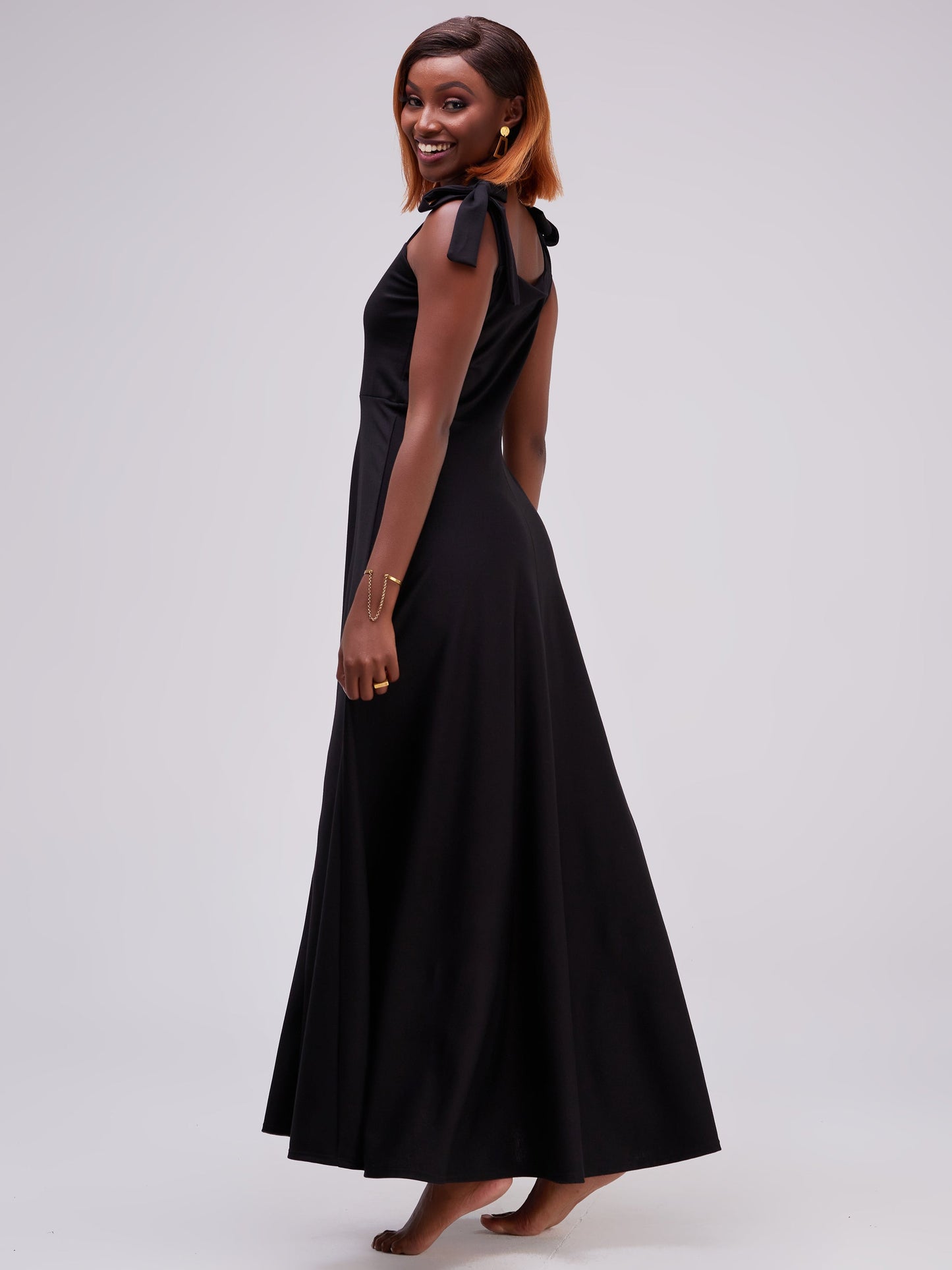 Vivo Zari Strappy Circular Maxi Dress - Black