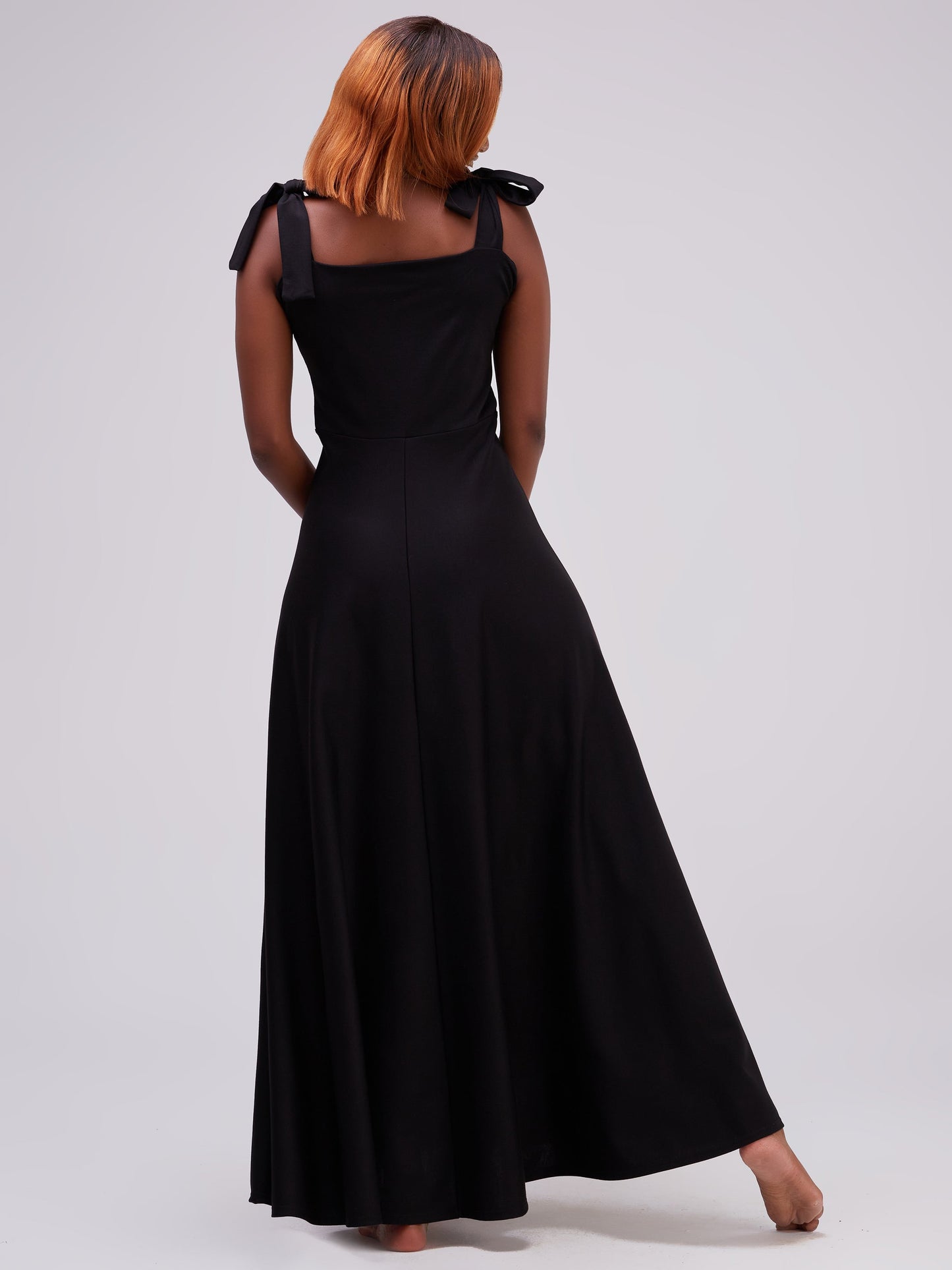 Vivo Zari Strappy Circular Maxi Dress - Black