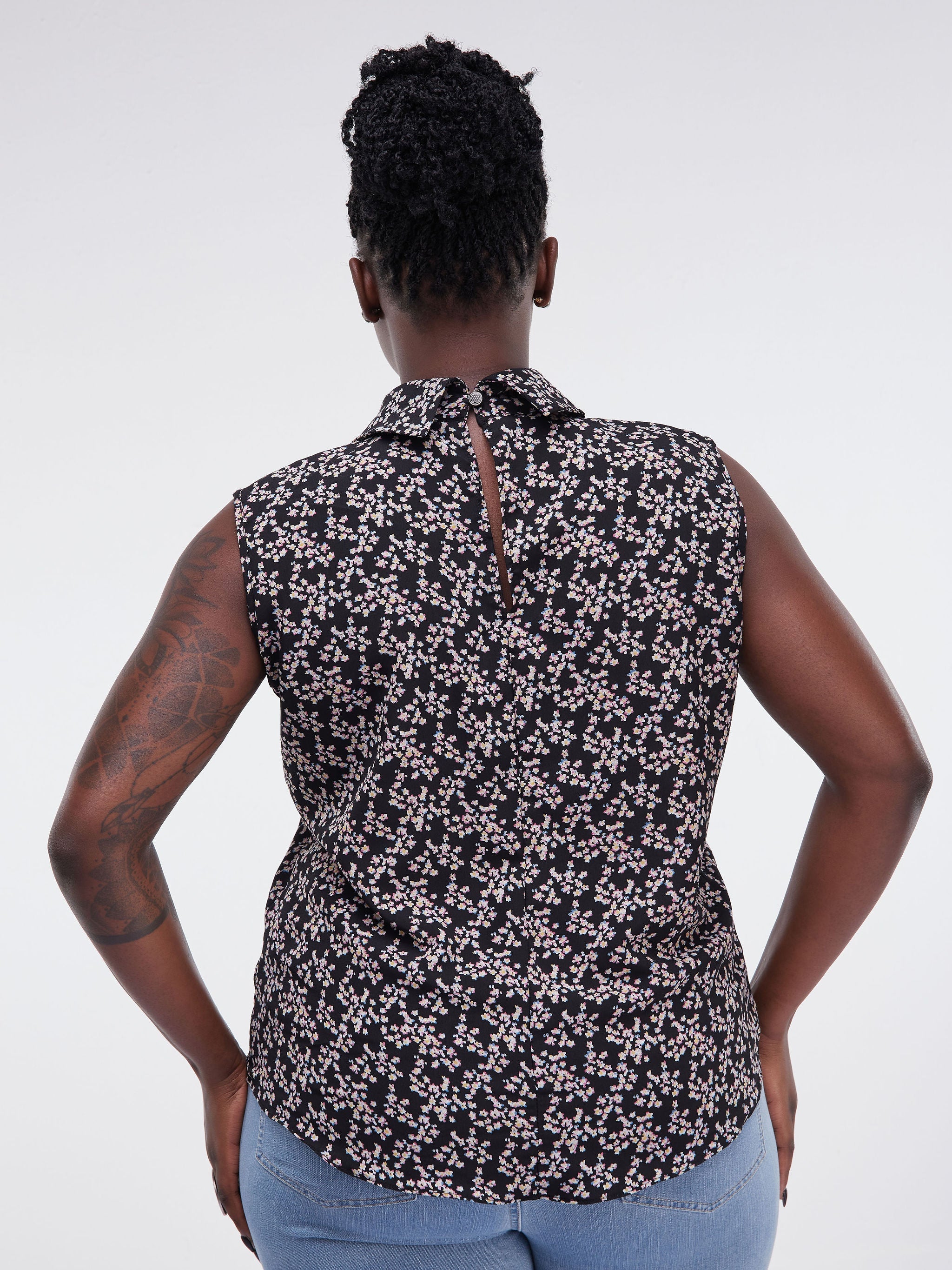 Vivo Lalea Sleeveless Tulip Collar Top - Black Print