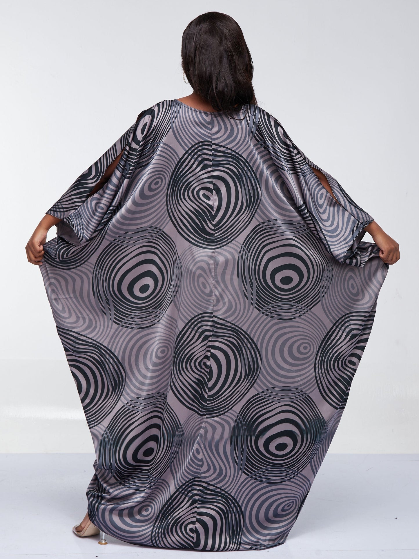 Vivo Lani Maxi Dress - Grey / Black Print