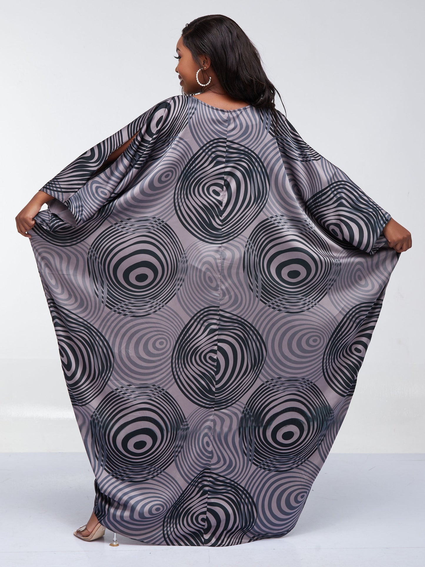 Vivo Lani Maxi Dress - Grey / Black Print