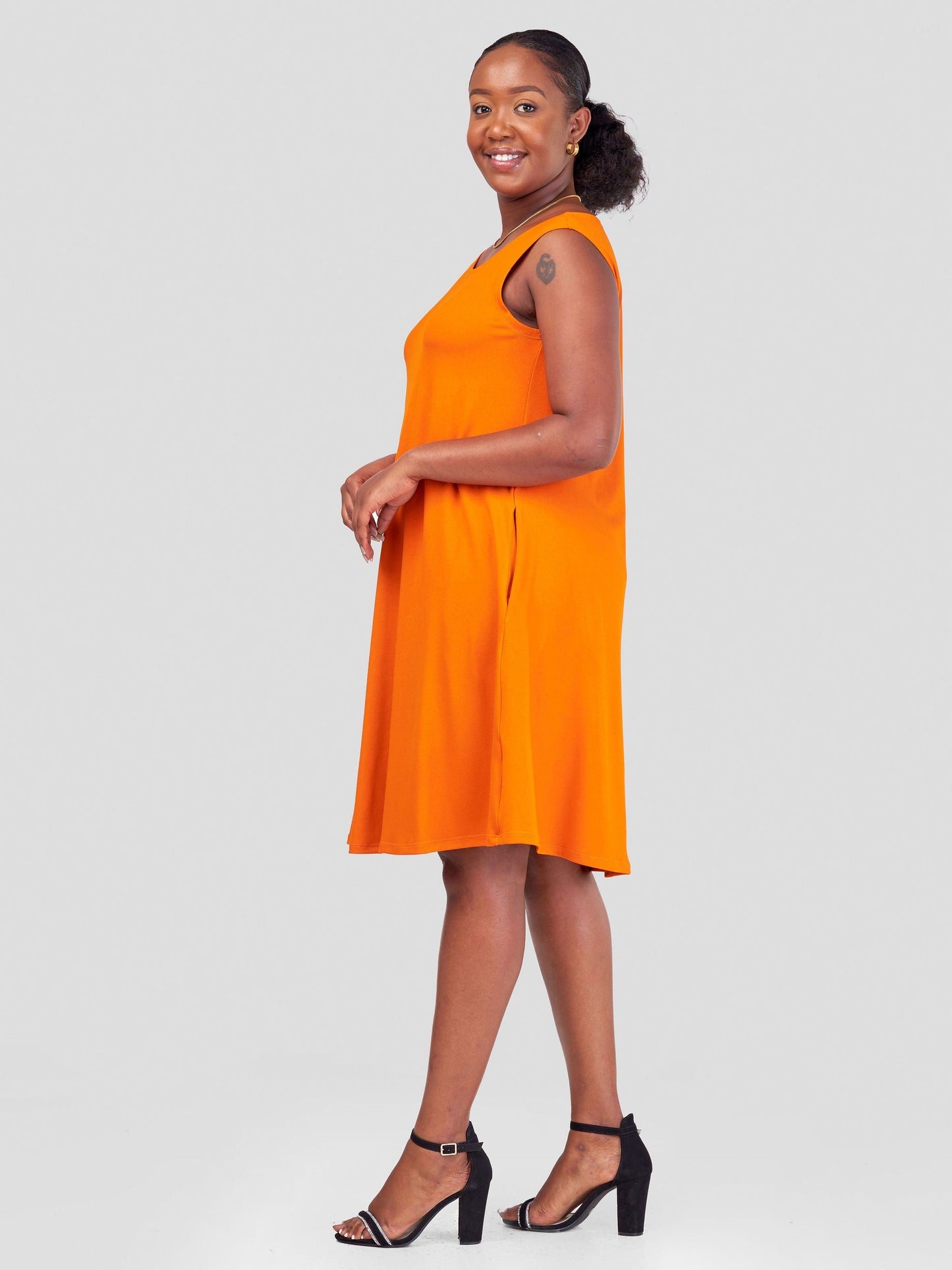 Vivo Basic Julia Back Pleat Knee Length Dress - Burnt Orange