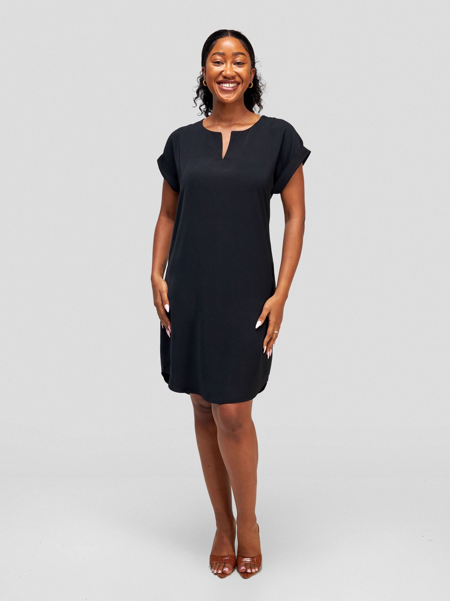 Vivo Pesi Drop Shoulder Shift Dress - Black