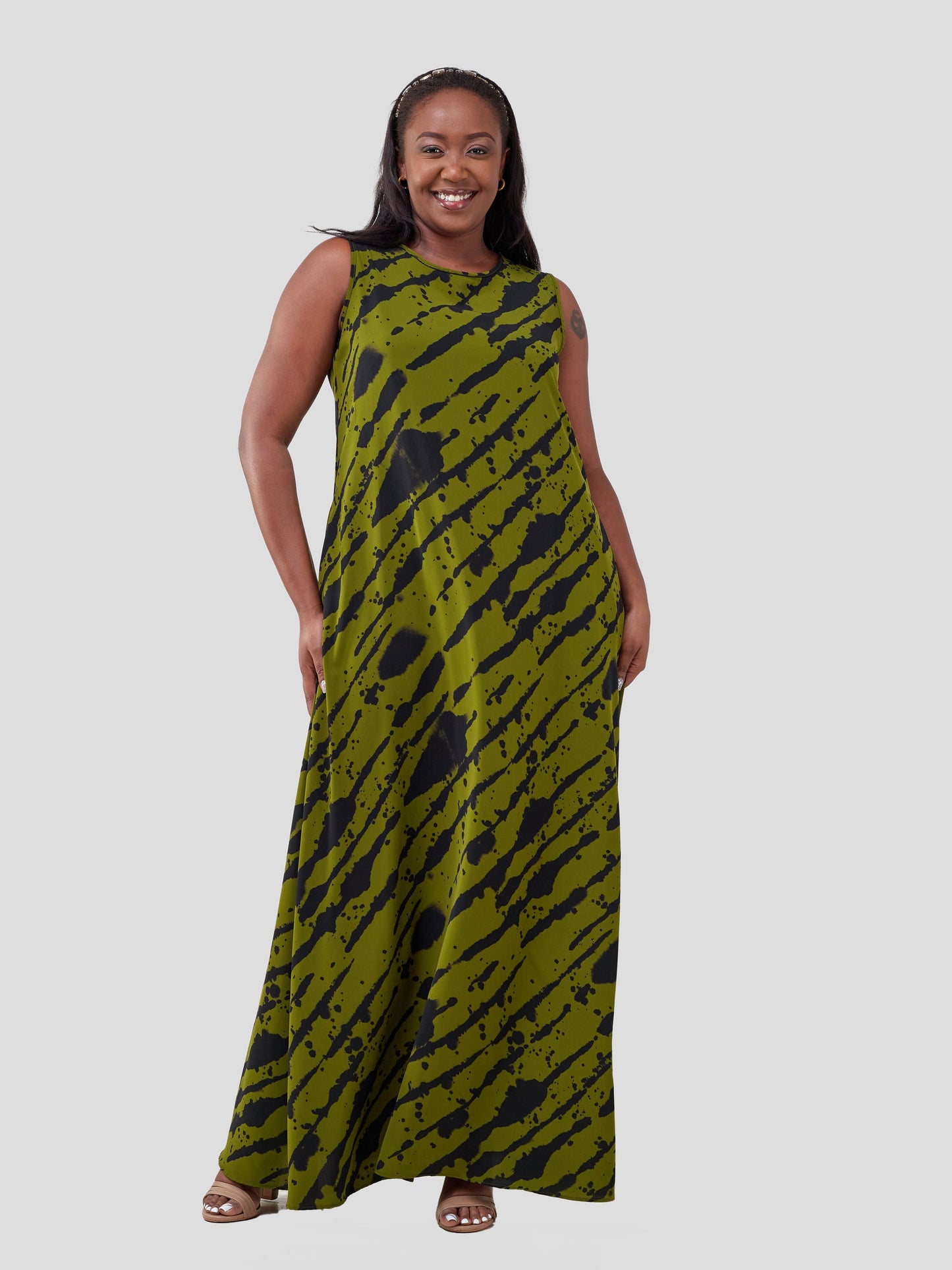 Vivo Basic Sleeveless Tent Maxi Dress - Black / Green Print