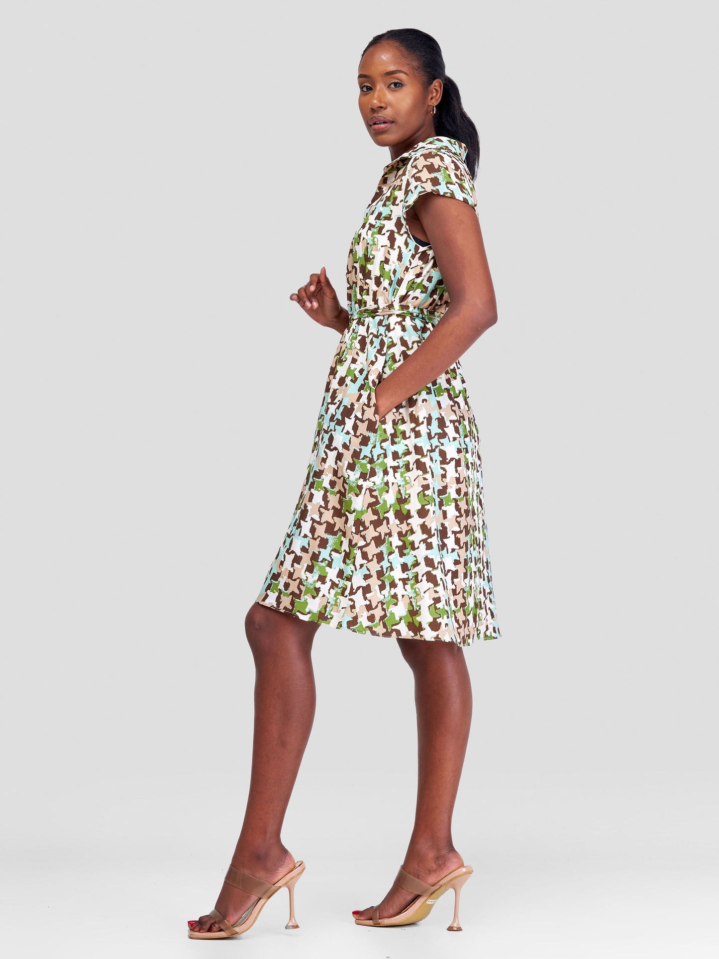 Vivo Zuri Cap Sleeve Knee Length Dress - Green / Brown Abstract Print