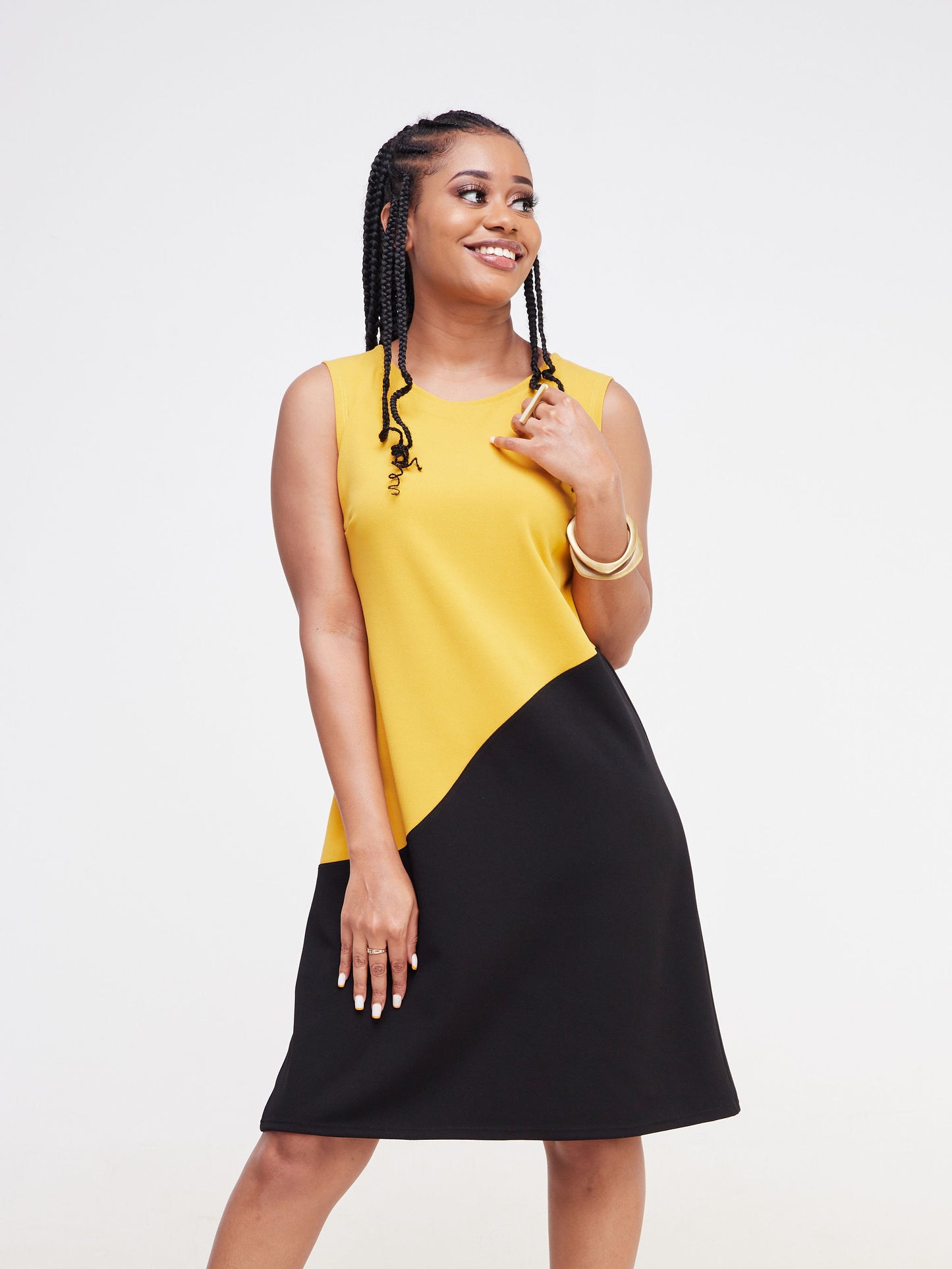 Vivo Nasara Sleeveless Color Block Sheath Dress - Mustard / Black Color Block