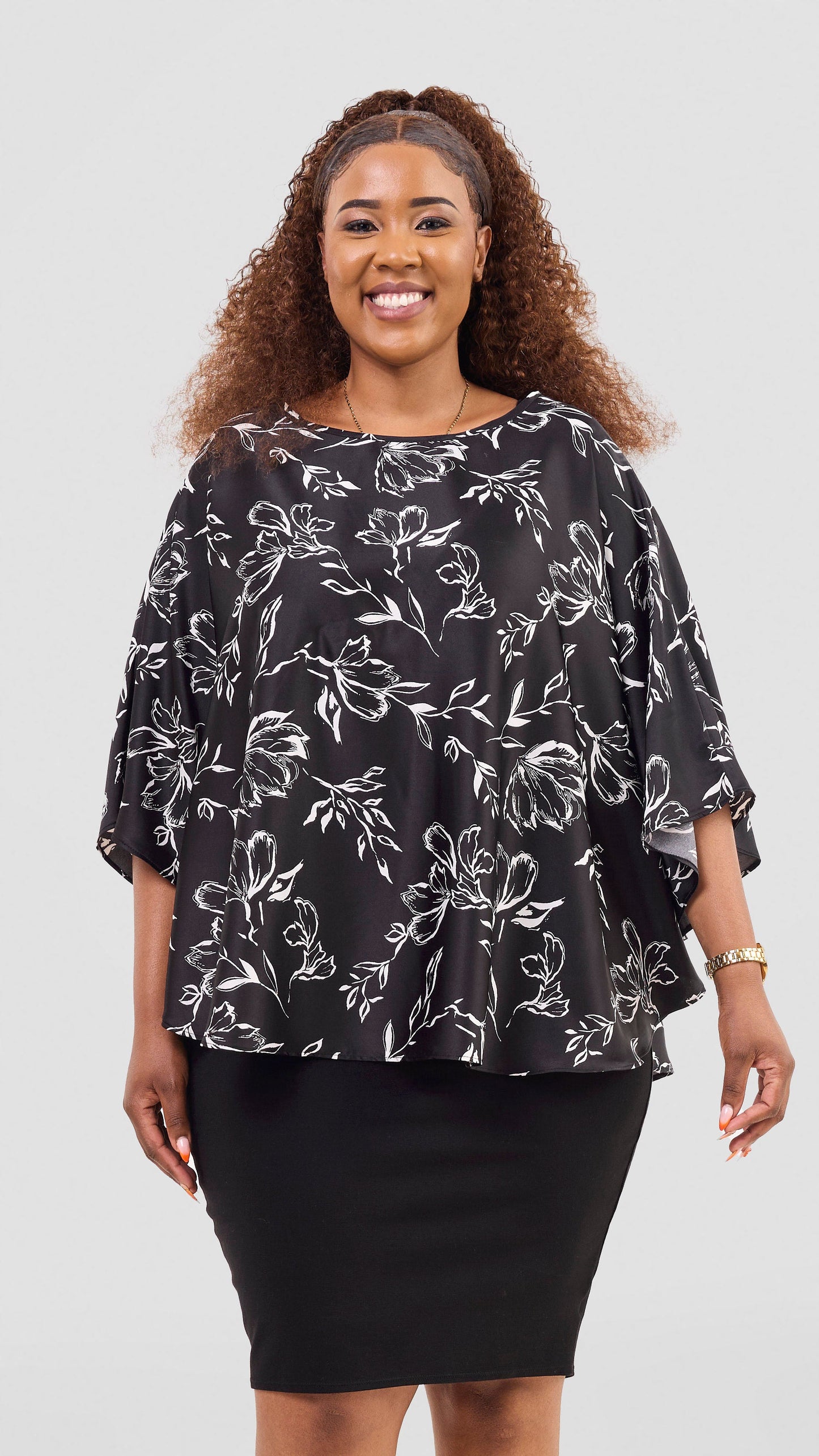 Vivo Sakari Circular Loose Top - Black / White Print
