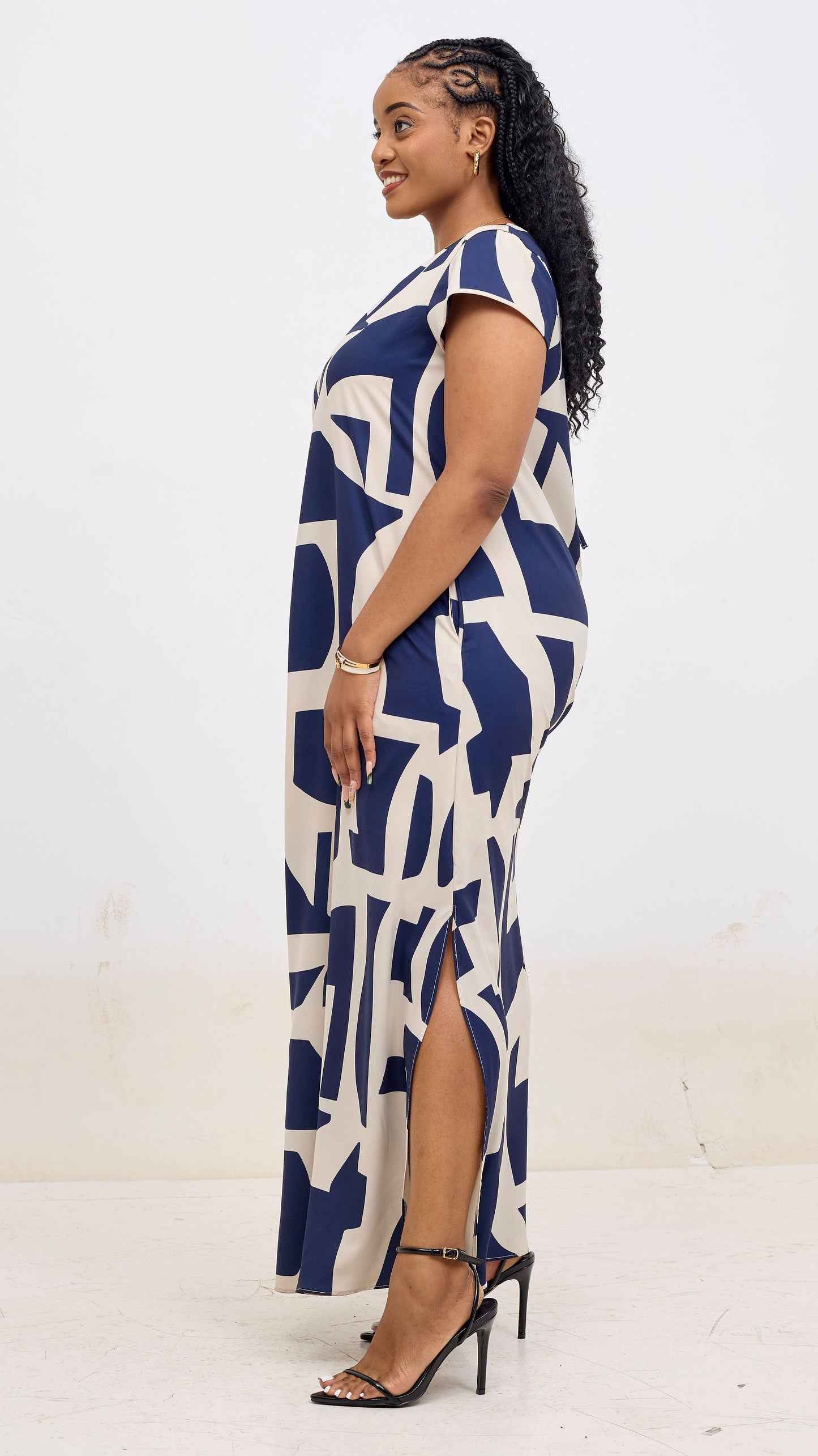 Vivo Kani Cap Sleeve Maxi Dress - Buttermilk / Navy Dashen Print