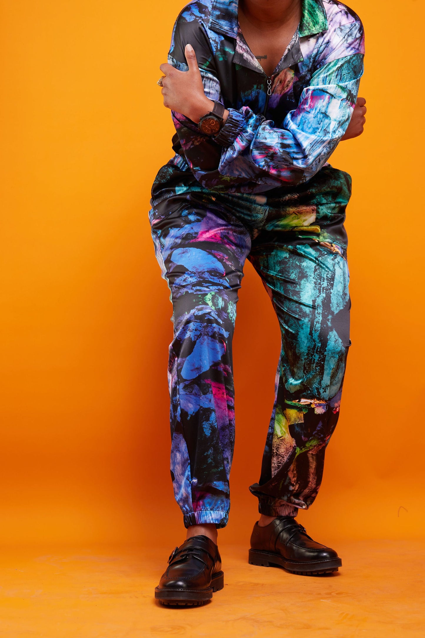 Zoya Brave Satin Joggers(Regular) - Blue / Black Abstract Print