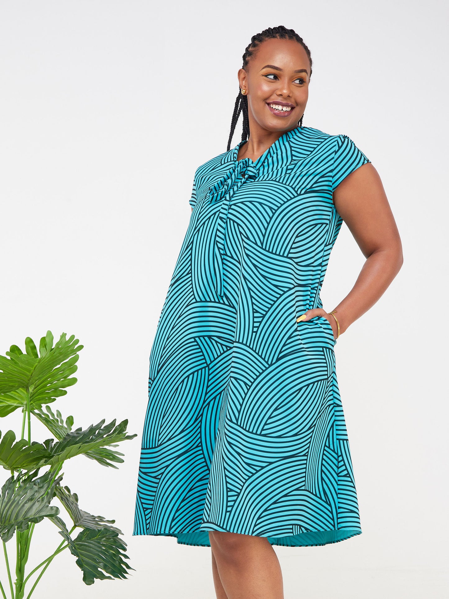 Vivo Imali V-Neck Tie Tent Dress - Sea Green / Black Abstract Print