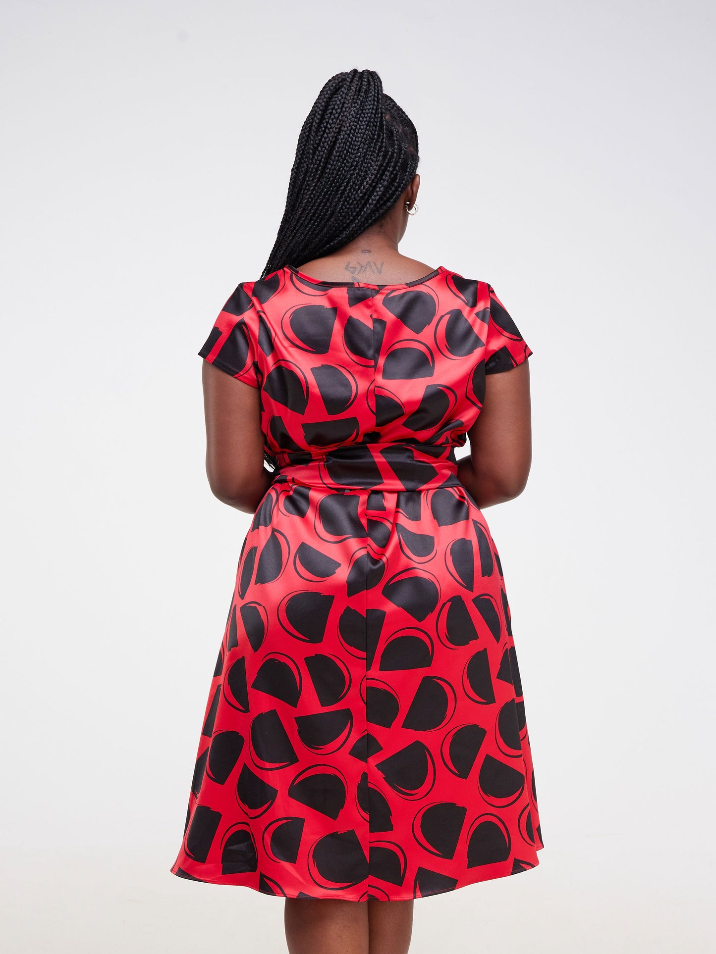 Vivo Basic Satin Cap Sleeve Knee Length Dress - Red / Black Abstract Print