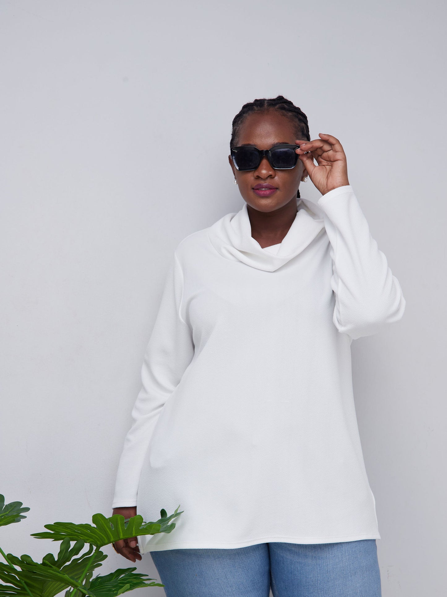 Vivo Tulia Turtleneck Tunic Top - White