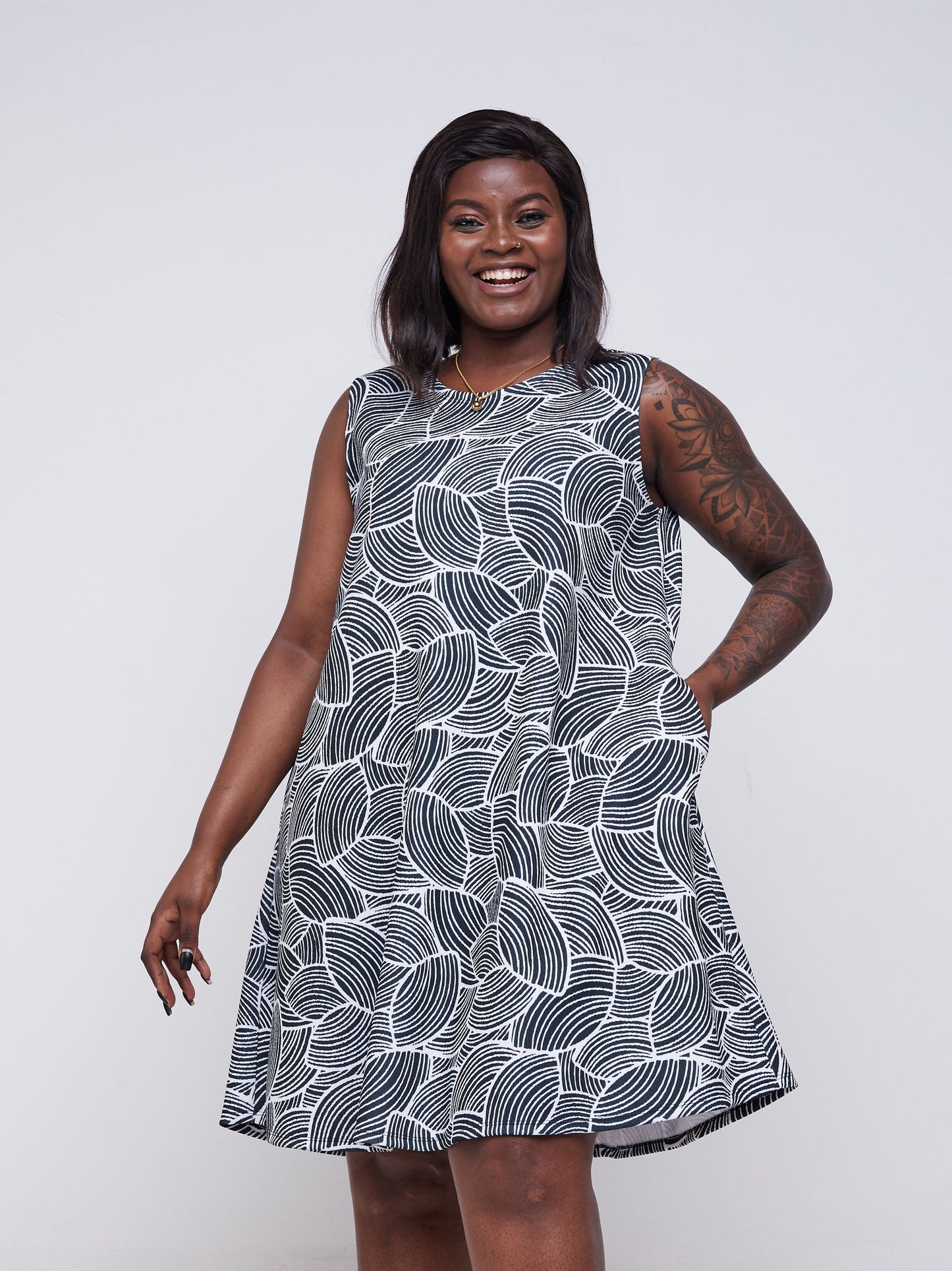 Vivo Hema Sleeveless Tent Dress - Black / White Abstract Print