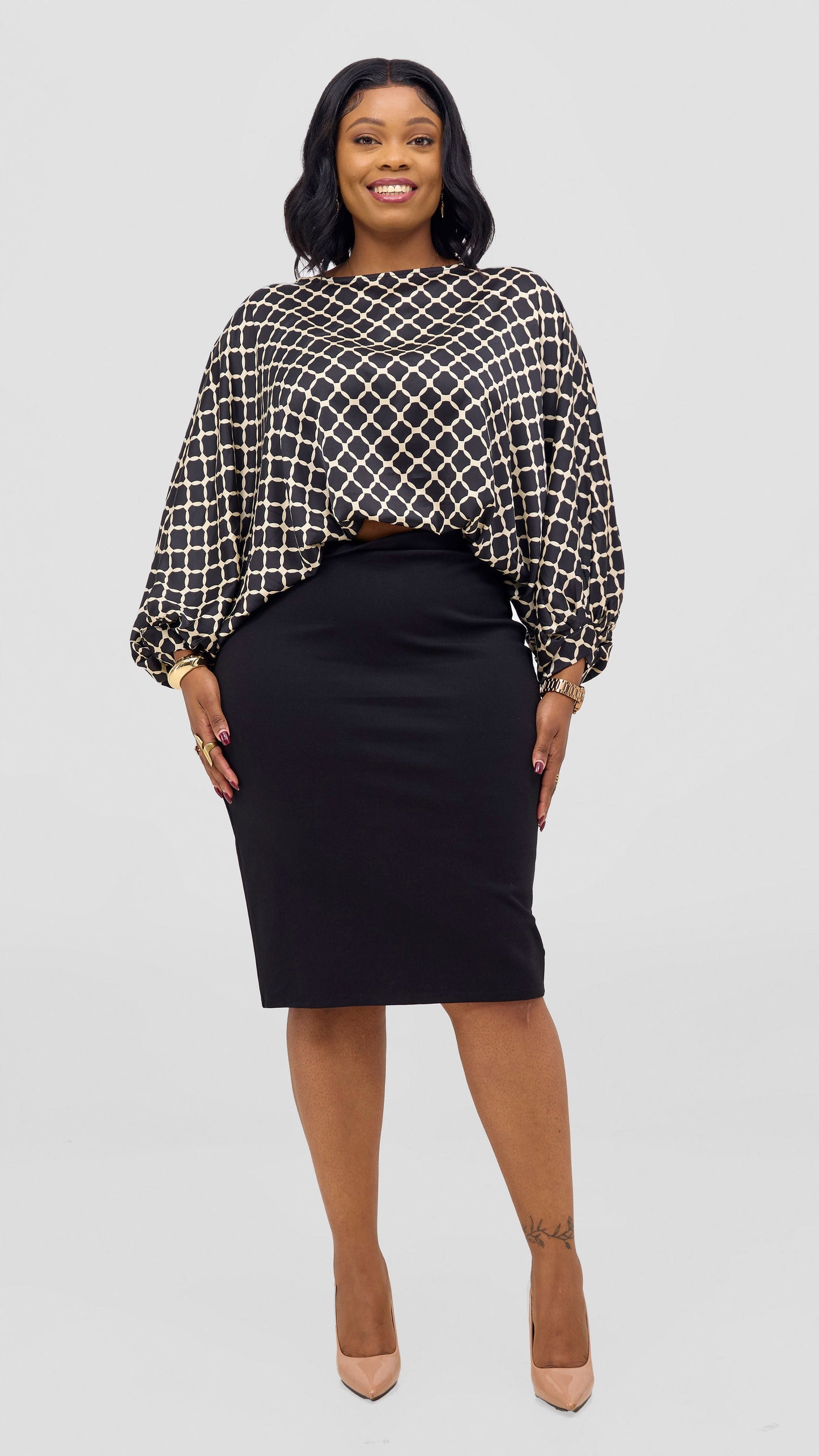 Vivo Sawari Crossed Cuff Batwing Top - Black / Cream Print