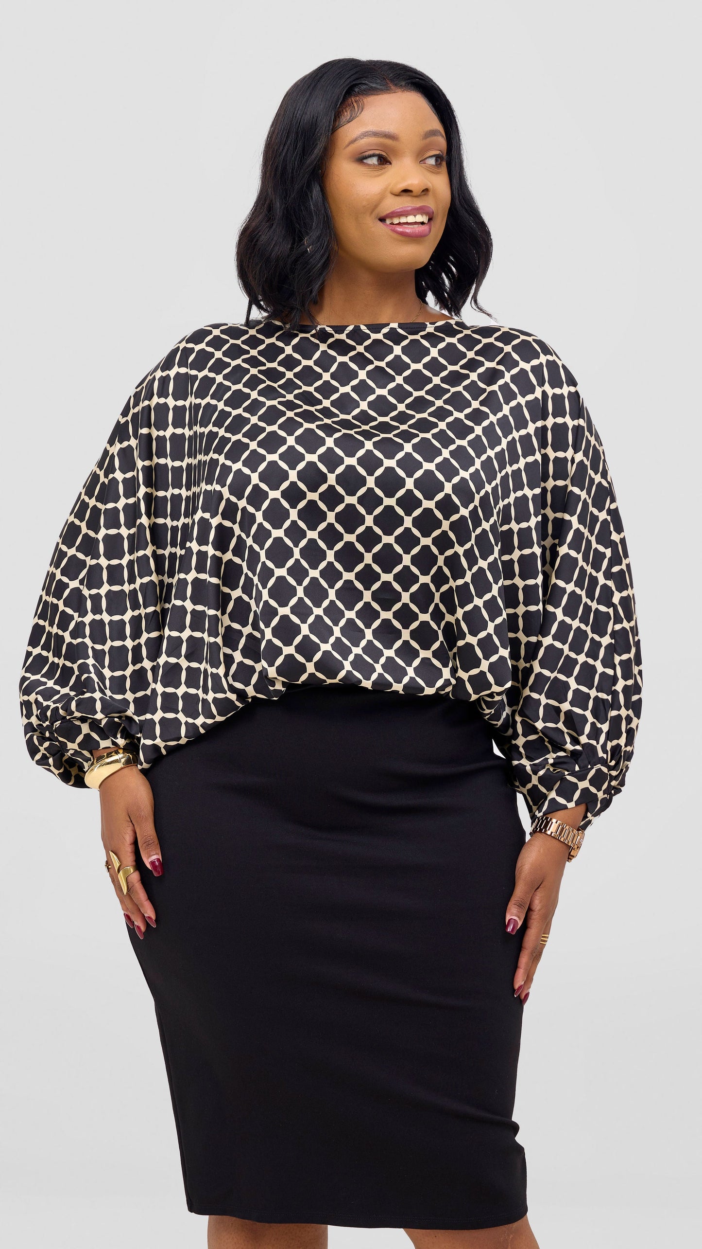 Vivo Sawari Crossed Cuff Batwing Top - Black / Cream Print