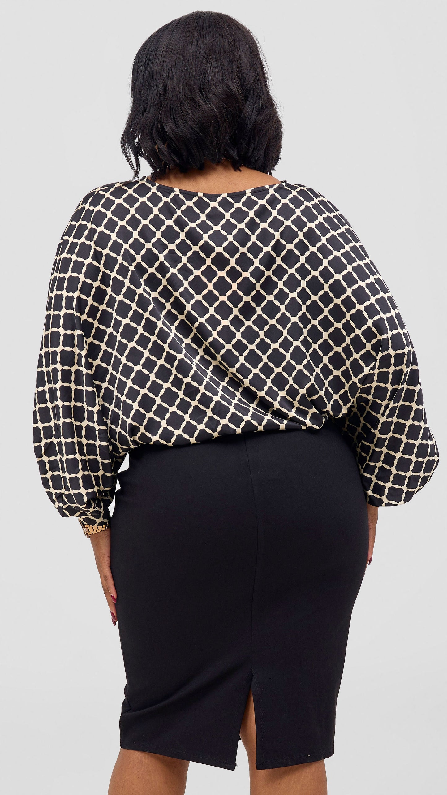 Vivo Sawari Crossed Cuff Batwing Top - Black / Cream Print