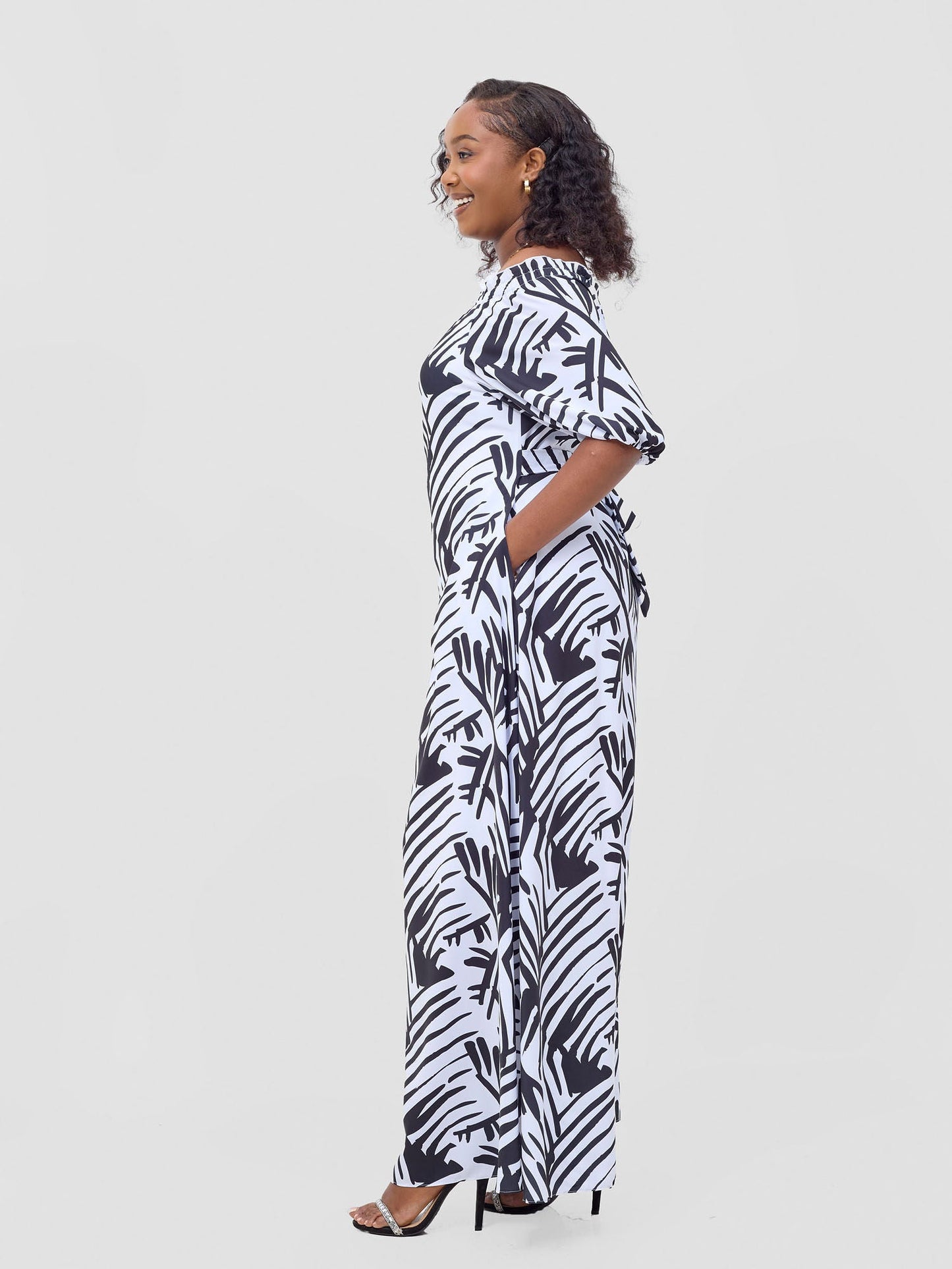 Vivo Ayla Bubble Sleeve Maxi Dress - White / Black Lala Print