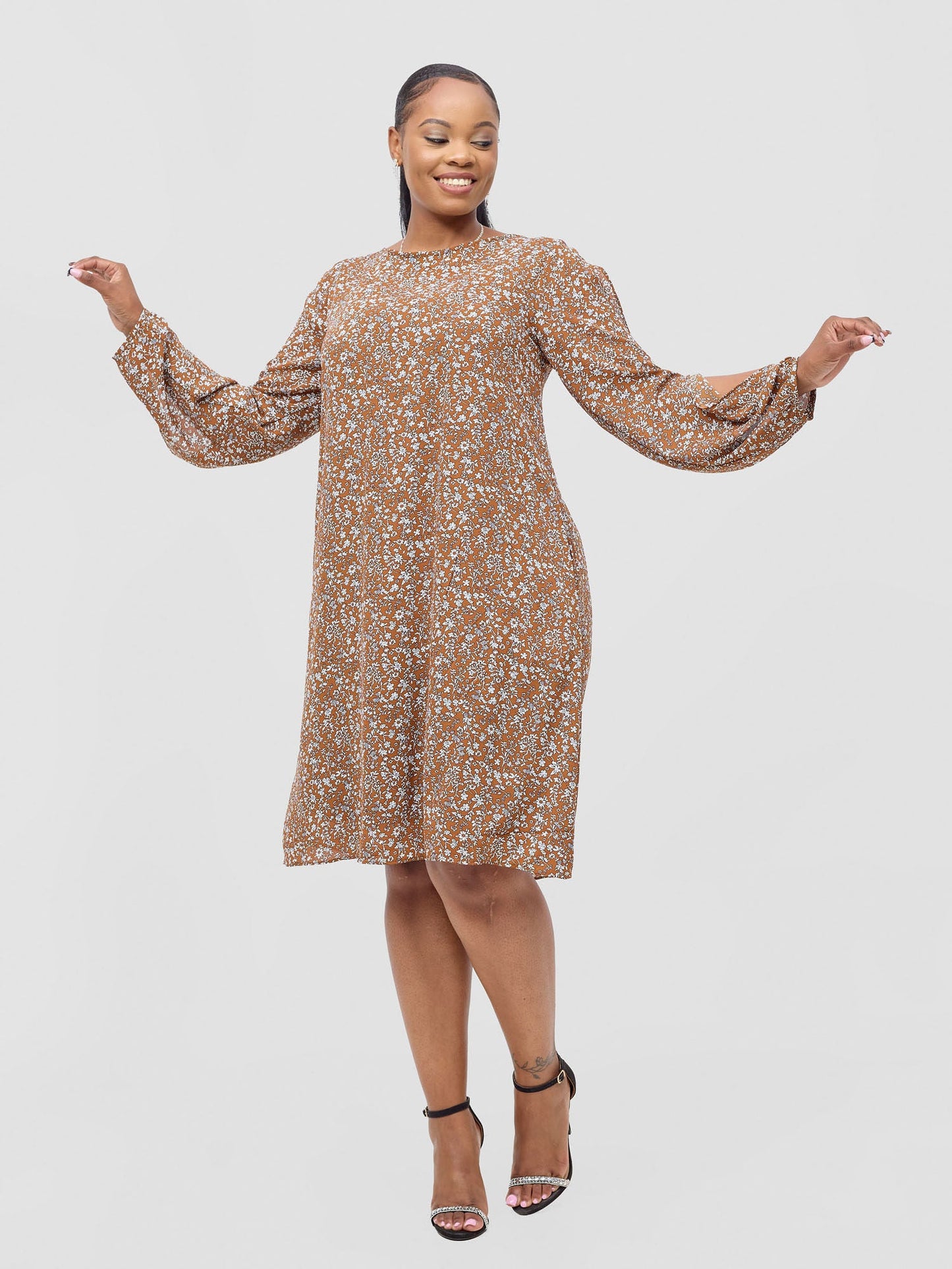Vivo Lamu Knee Length Chiffon Dress - Dark Brown / White Omara Print