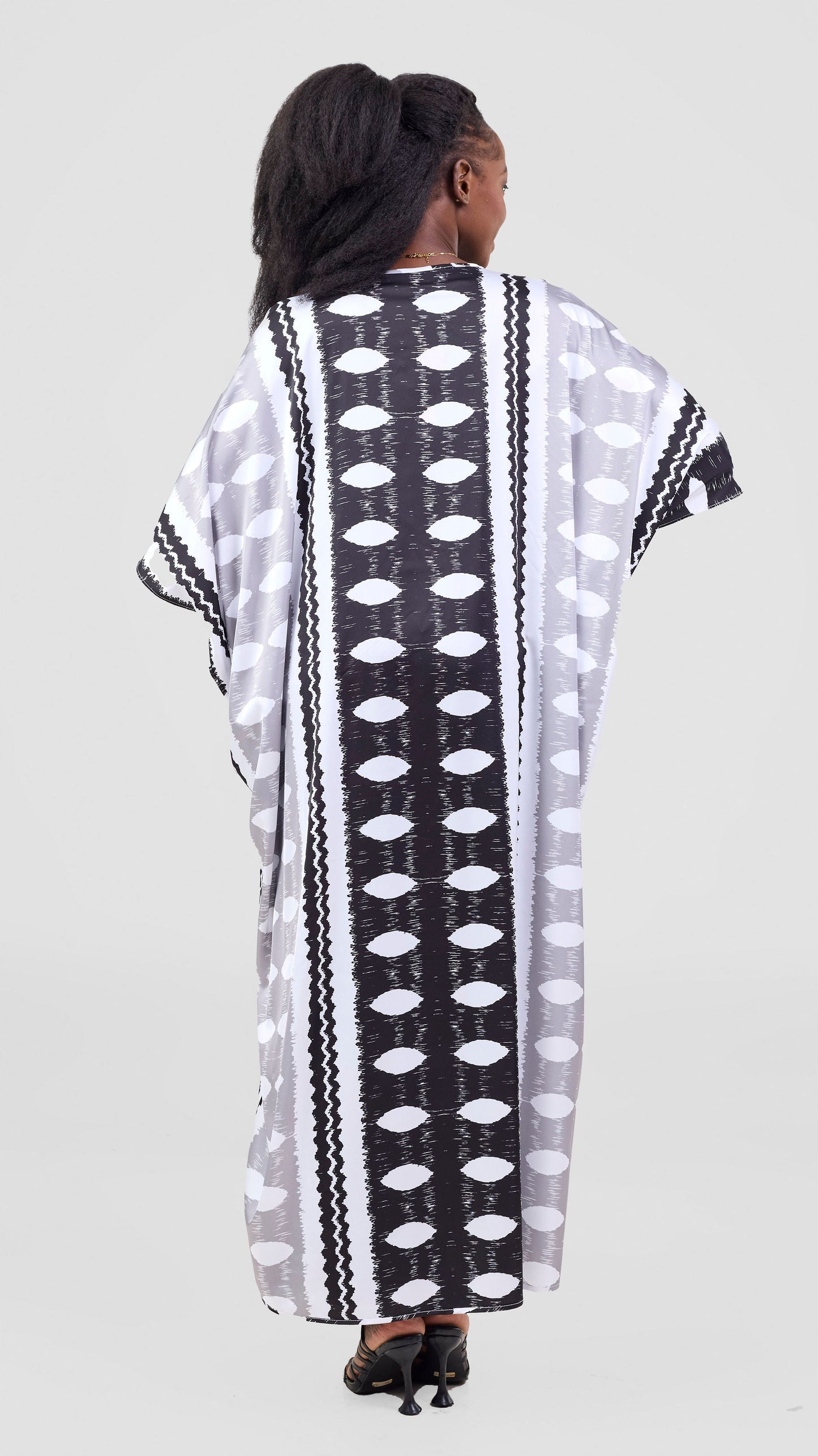 Vivo Essi Front Slit Maxi Top - White / Black Print