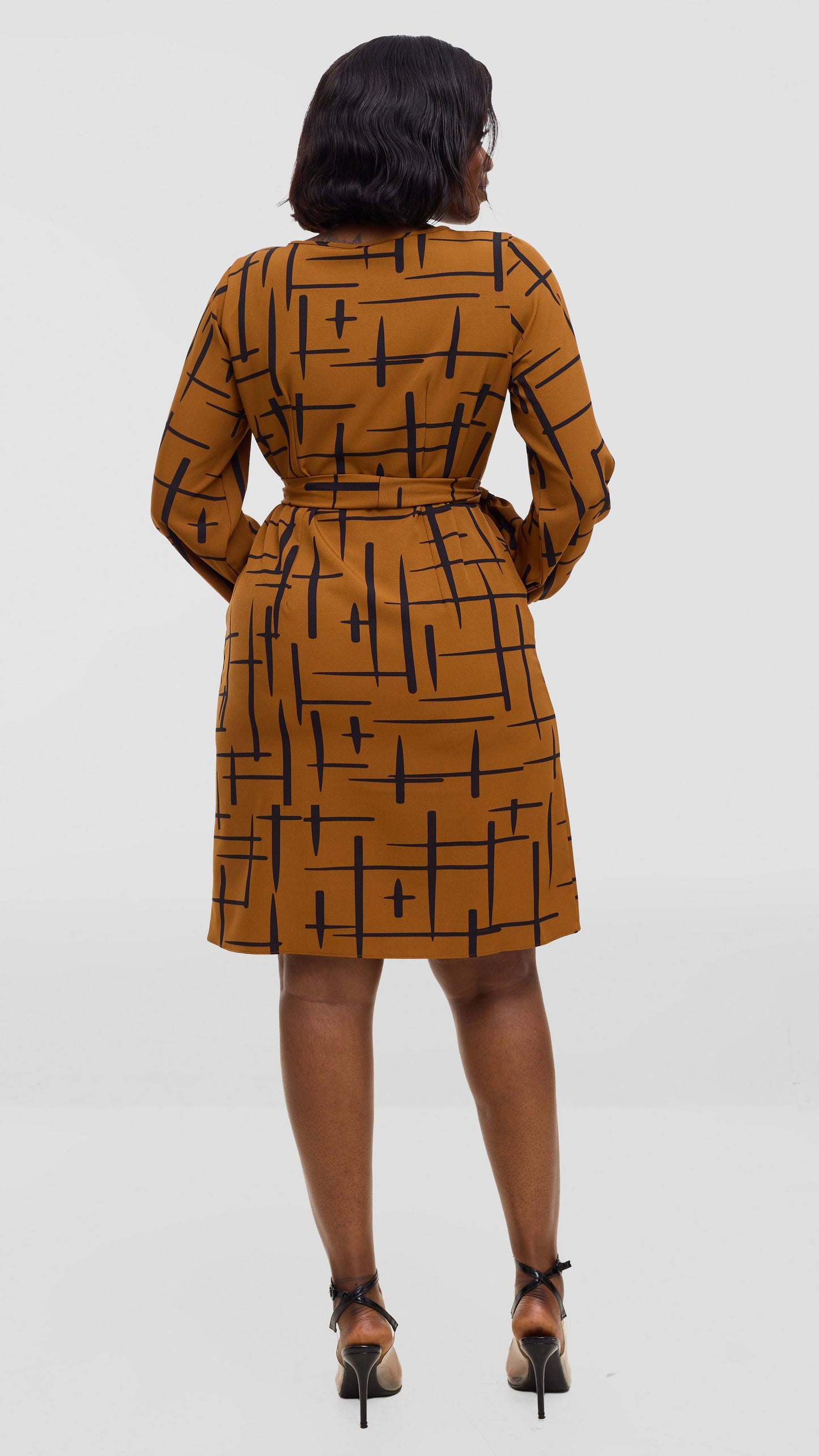 Vivo Laika Bishop Sleeve Shift Dress In Crepe  - Dark Mustard / Black Aria Print