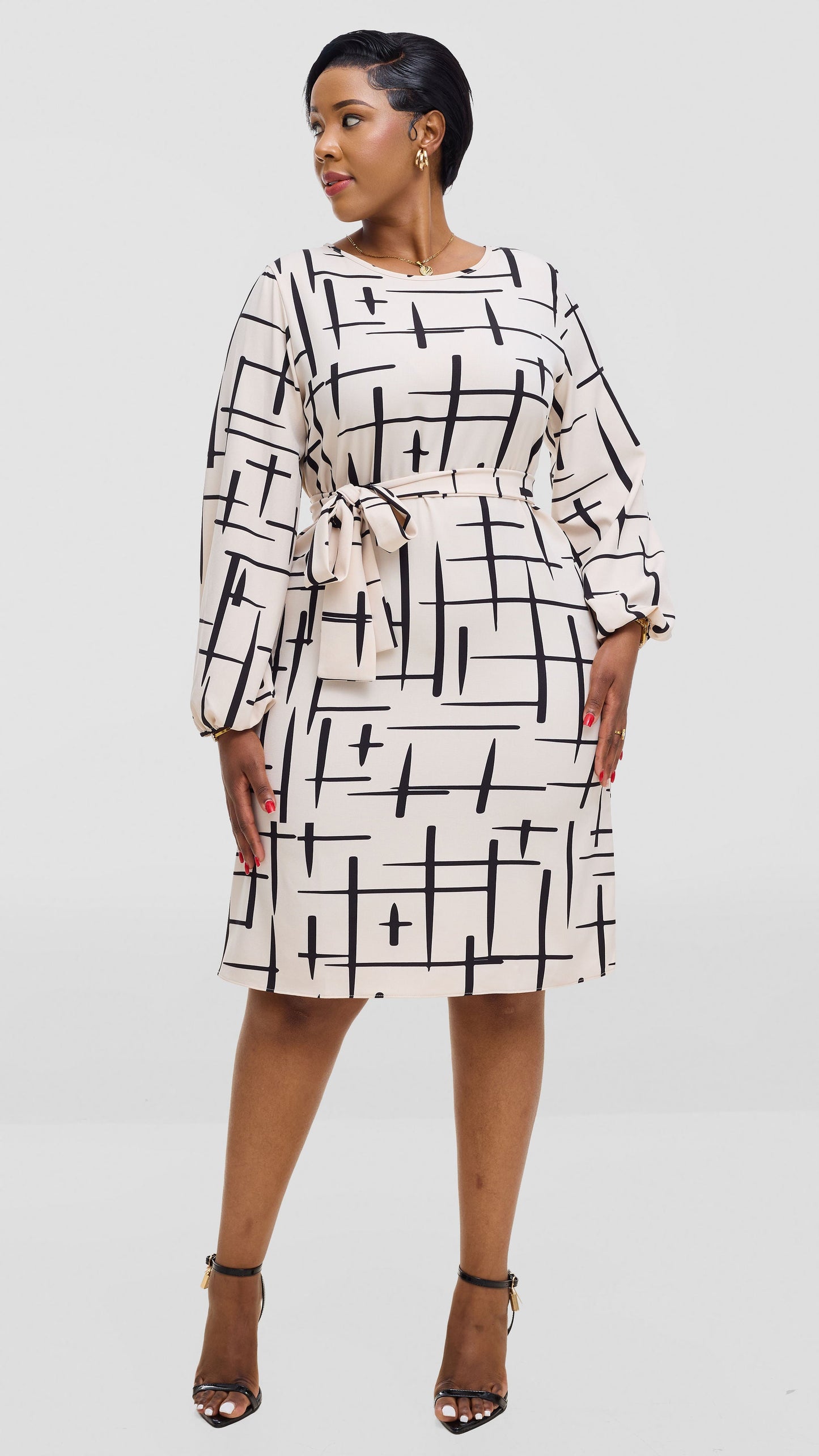 Vivo Laika Bishop Sleeve Shift Dress In Crepe - Buttermilk / Black Aria Print