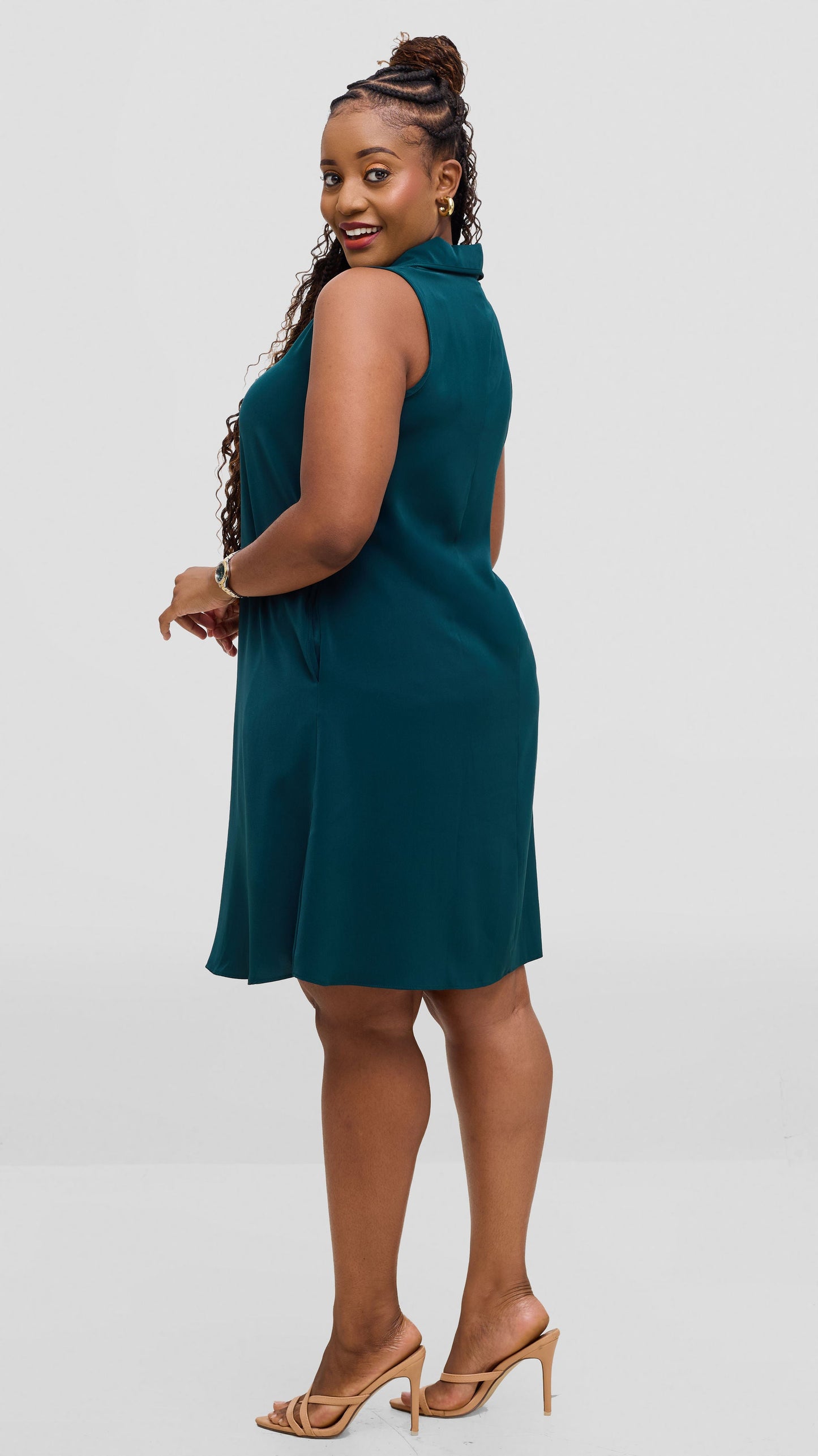 Vivo Asha Sleeveless Knee Length Dress In Crepe - Dark Green