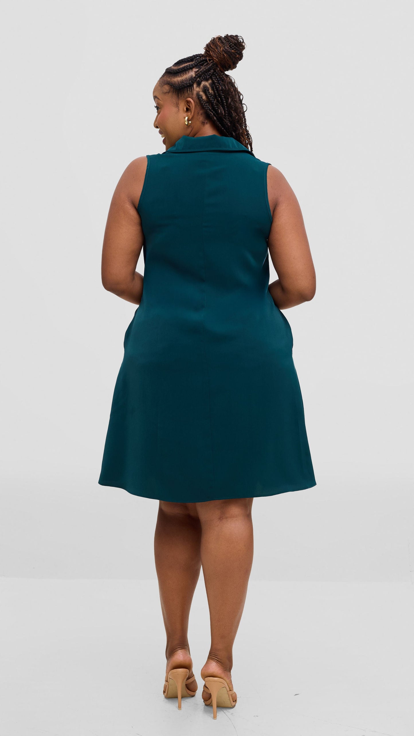 Vivo Asha Sleeveless Knee Length Dress In Crepe - Dark Green